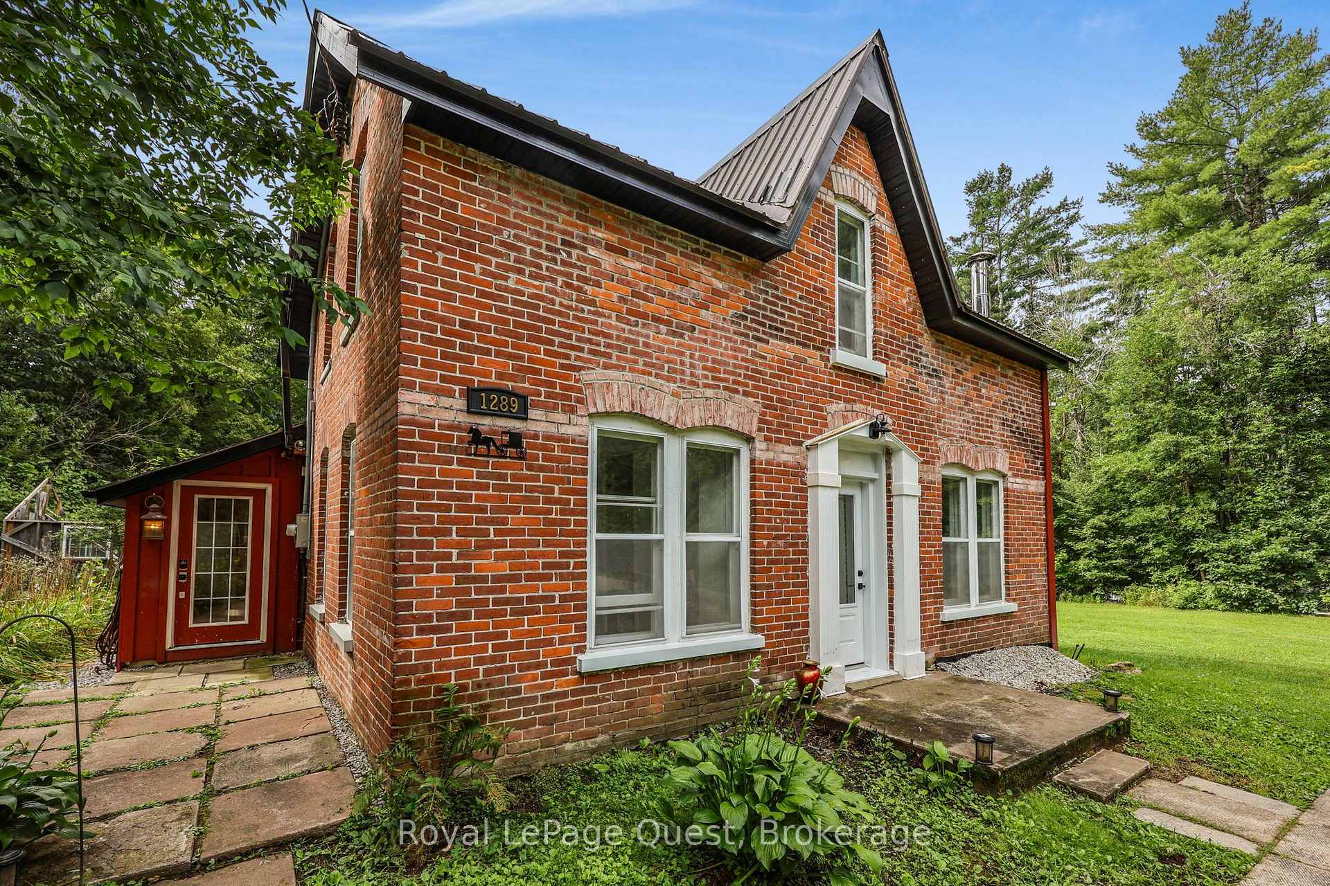 Photo 3 of 1289 Graham Road, Gravenhurst, Morrison — HOMEH
