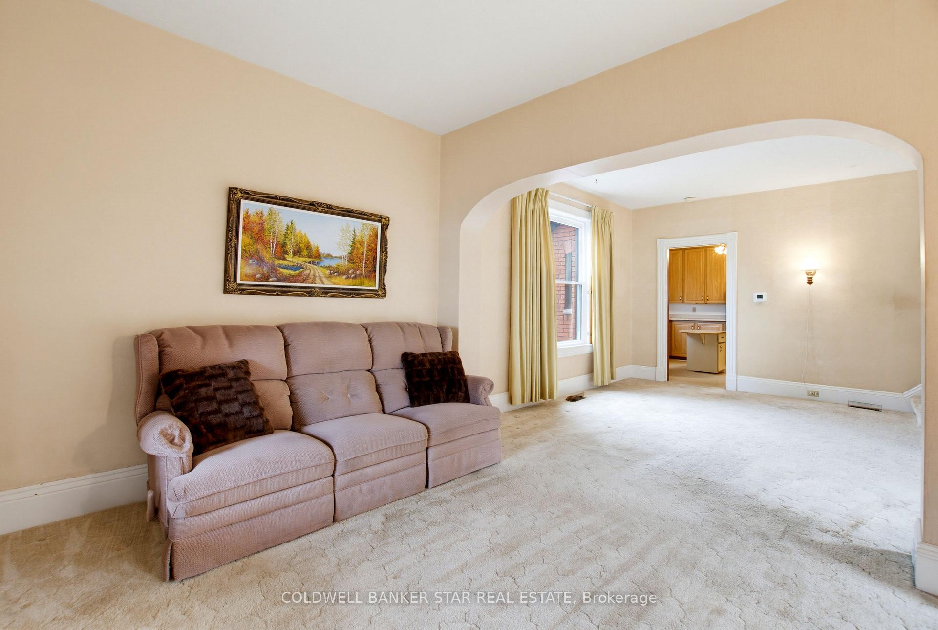 Photo 11 of 27 Fourth Avenue, St. Thomas — HOMEH