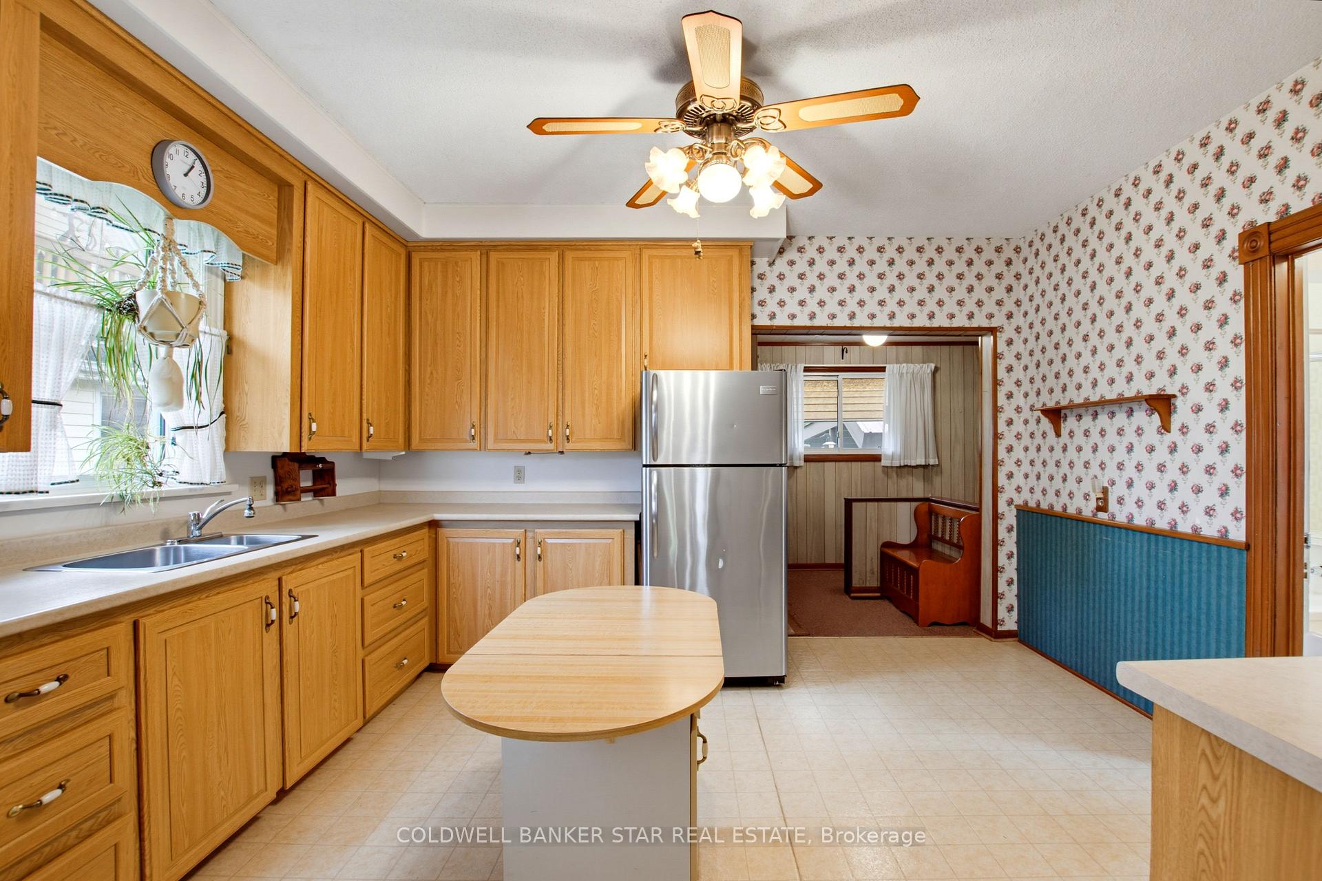 Photo 16 of 27 Fourth Avenue, St. Thomas — HOMEH