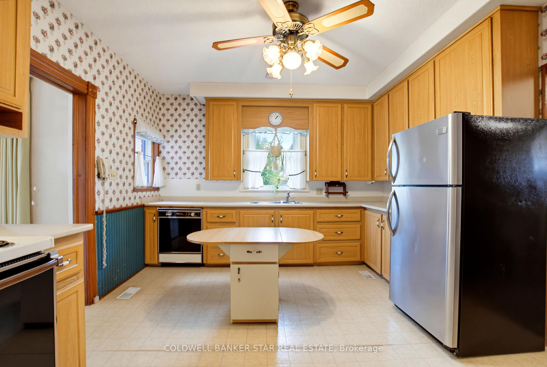 Photo 18 of 27 Fourth Avenue, St. Thomas — HOMEH