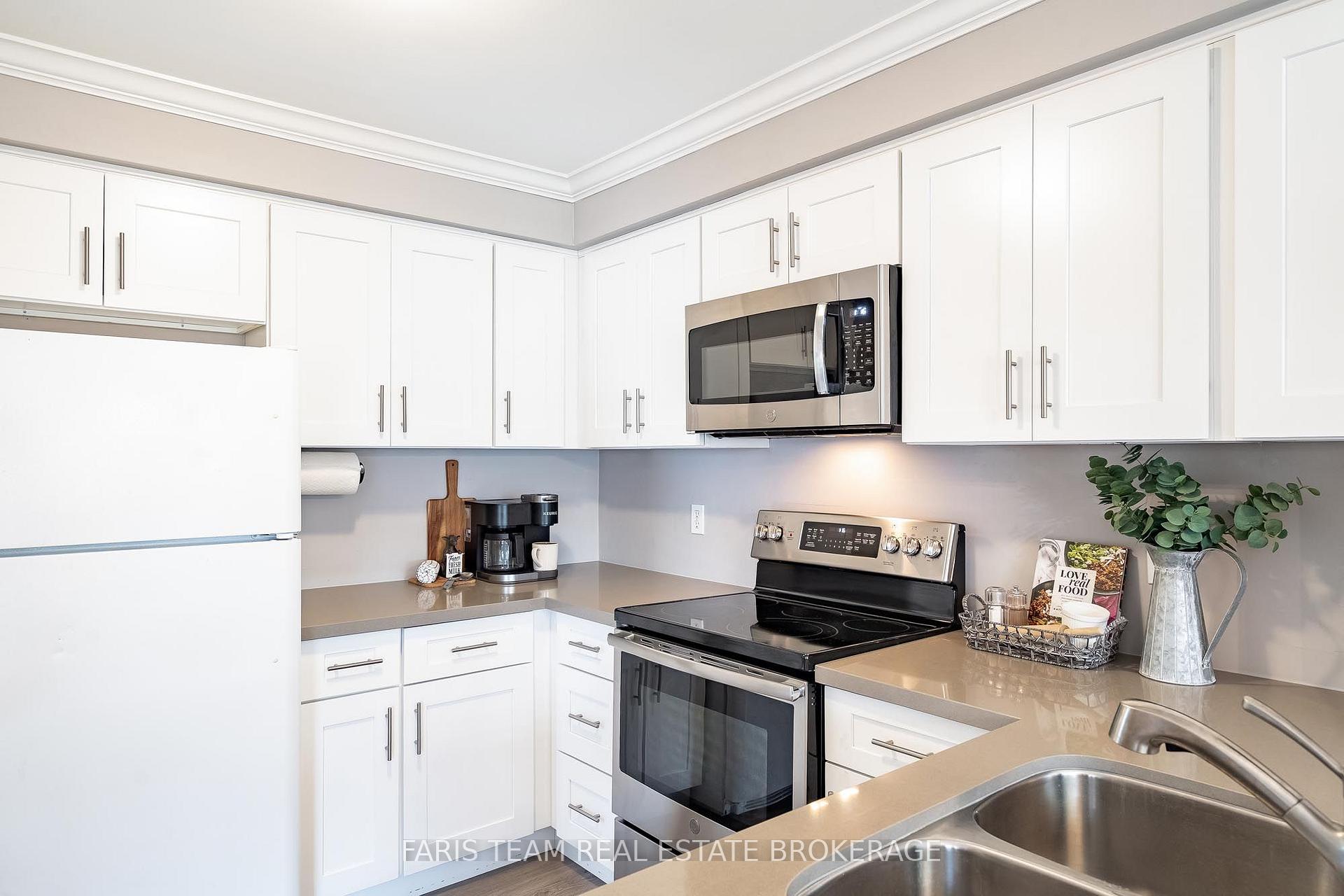 Photo 5 of 36 Red Oak Drive, Barrie, Holly — HOMEH