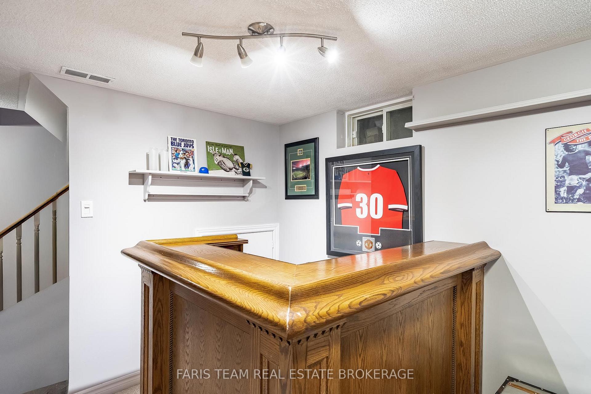 Photo 17 of 36 Red Oak Drive, Barrie, Holly — HOMEH
