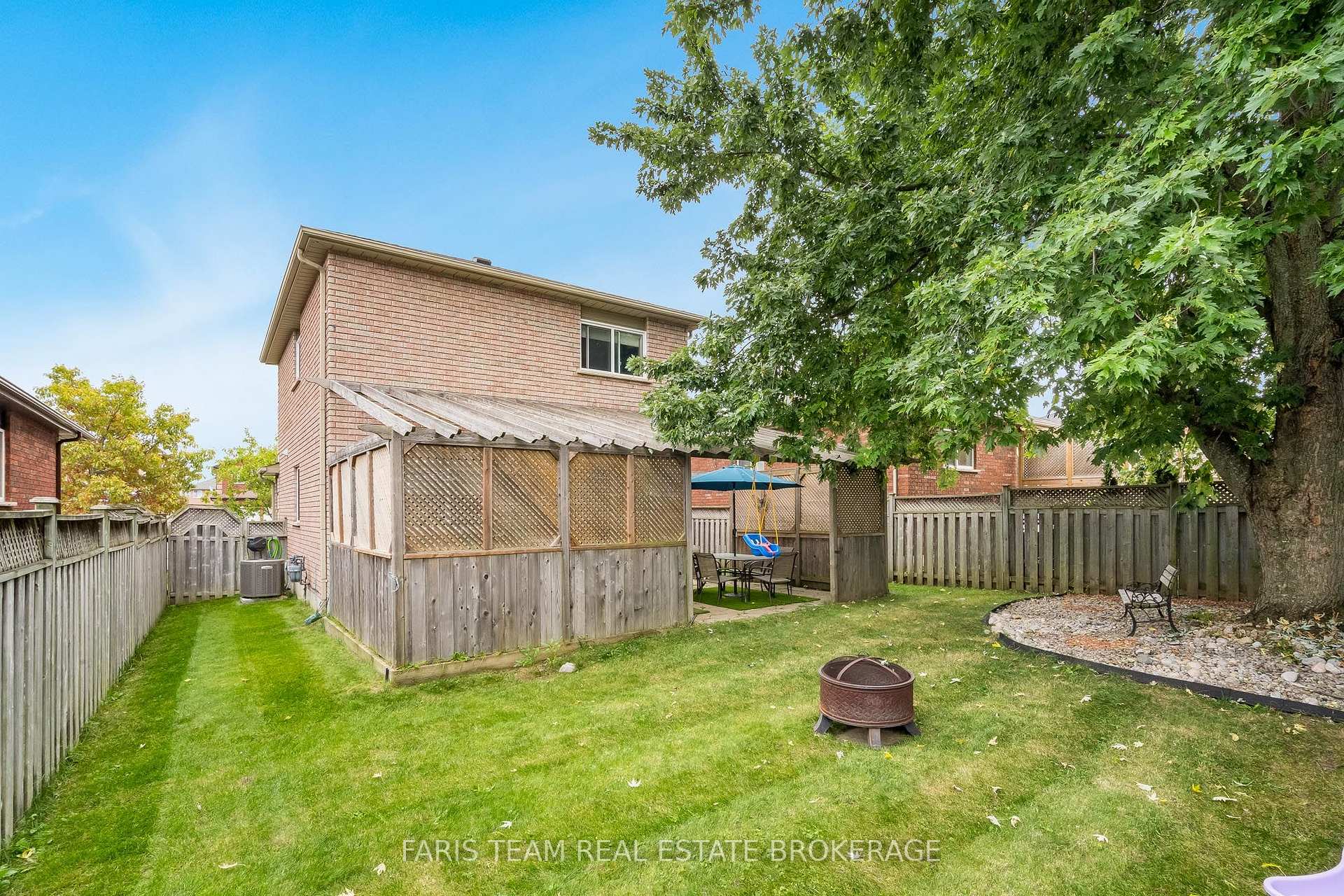 Photo 23 of 36 Red Oak Drive, Barrie, Holly — HOMEH