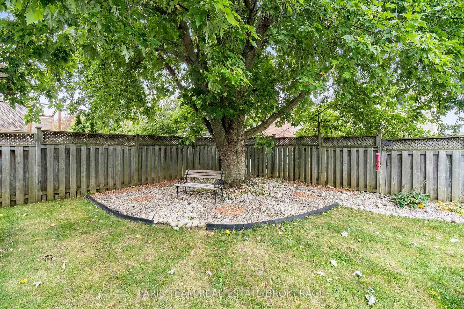 Photo 24 of 36 Red Oak Drive, Barrie, Holly — HOMEH