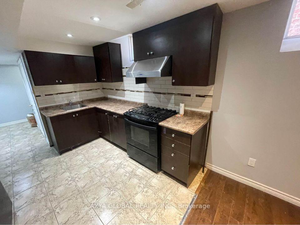 Photo 2 of 93 Humbershed Crescent, Caledon, Bolton West — HOMEH