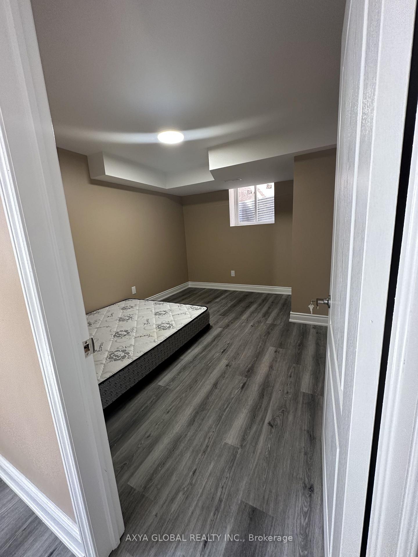 Photo 4 of 5 Stilton Avenue, Vaughan, Kleinburg — HOMEH