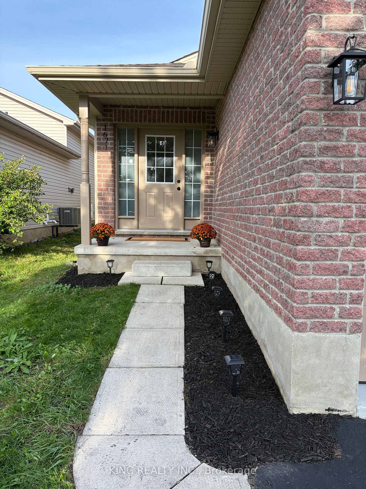 Photo 3 of 1671 Benjamin Drive, London, East D — HOMEH