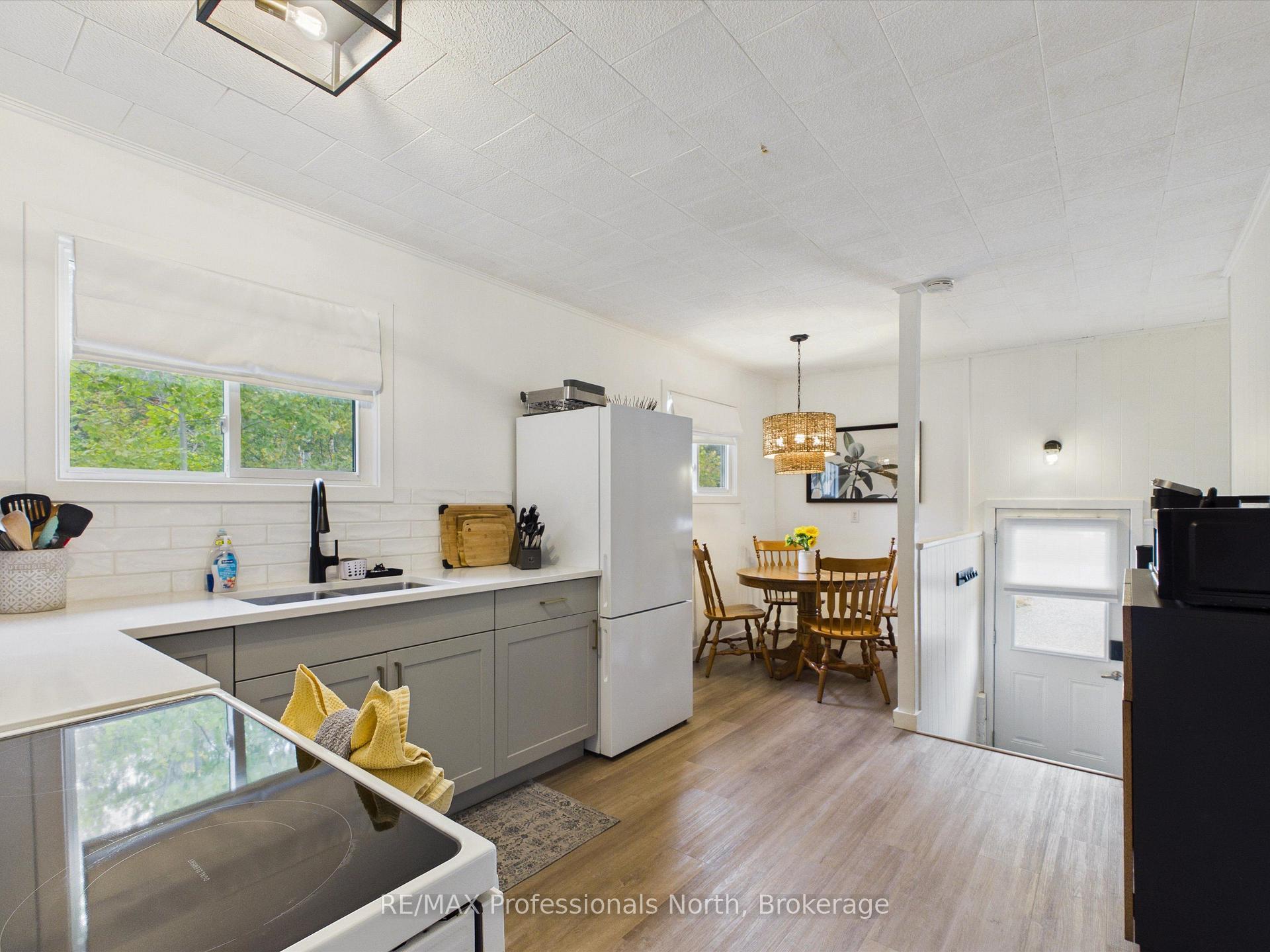 Photo 5 of 2 Silver Street, Huntsville — HOMEH