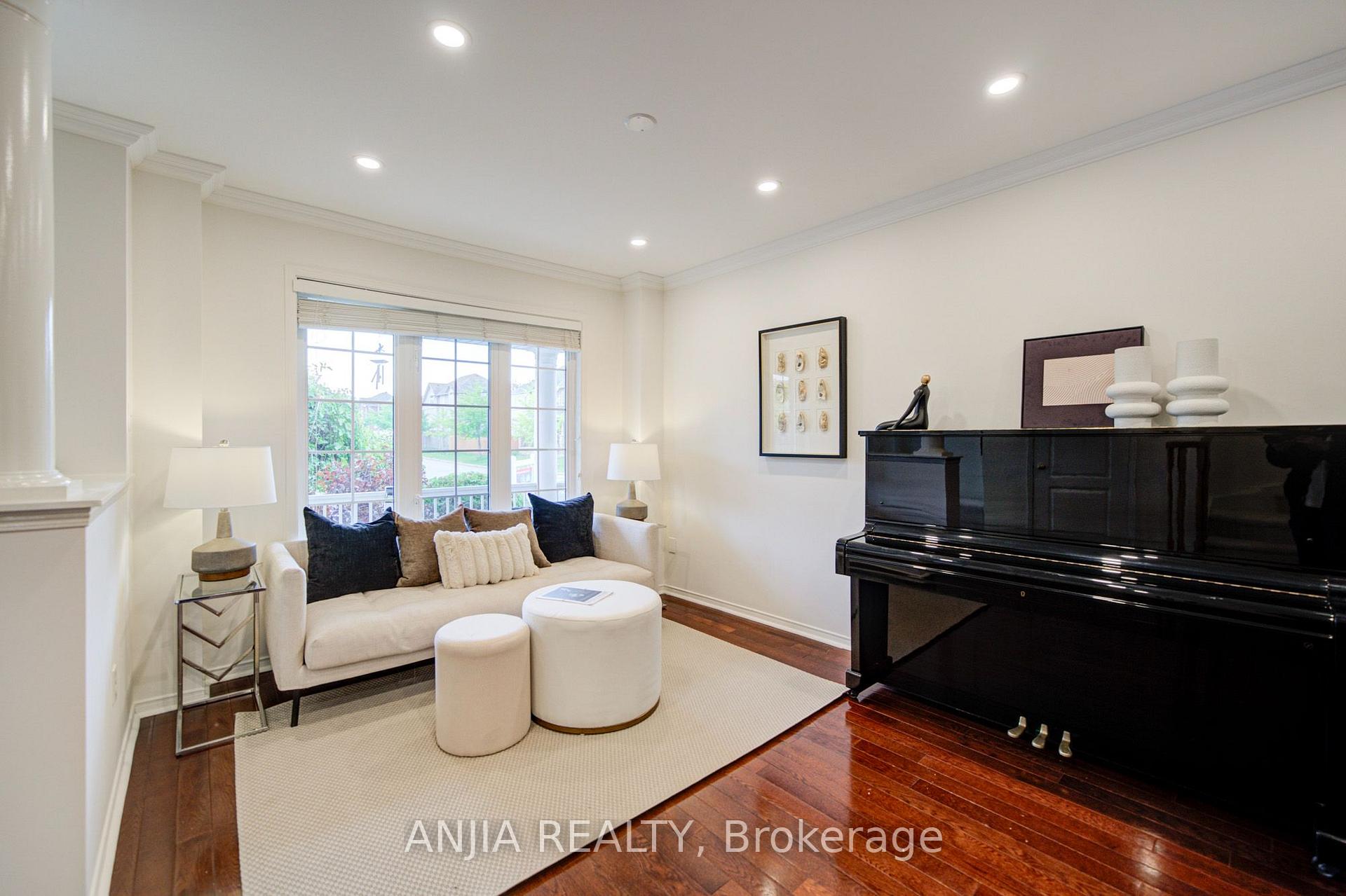 Photo 7 of 1 Aylesbury Gate, Markham, Berczy — HOMEH
