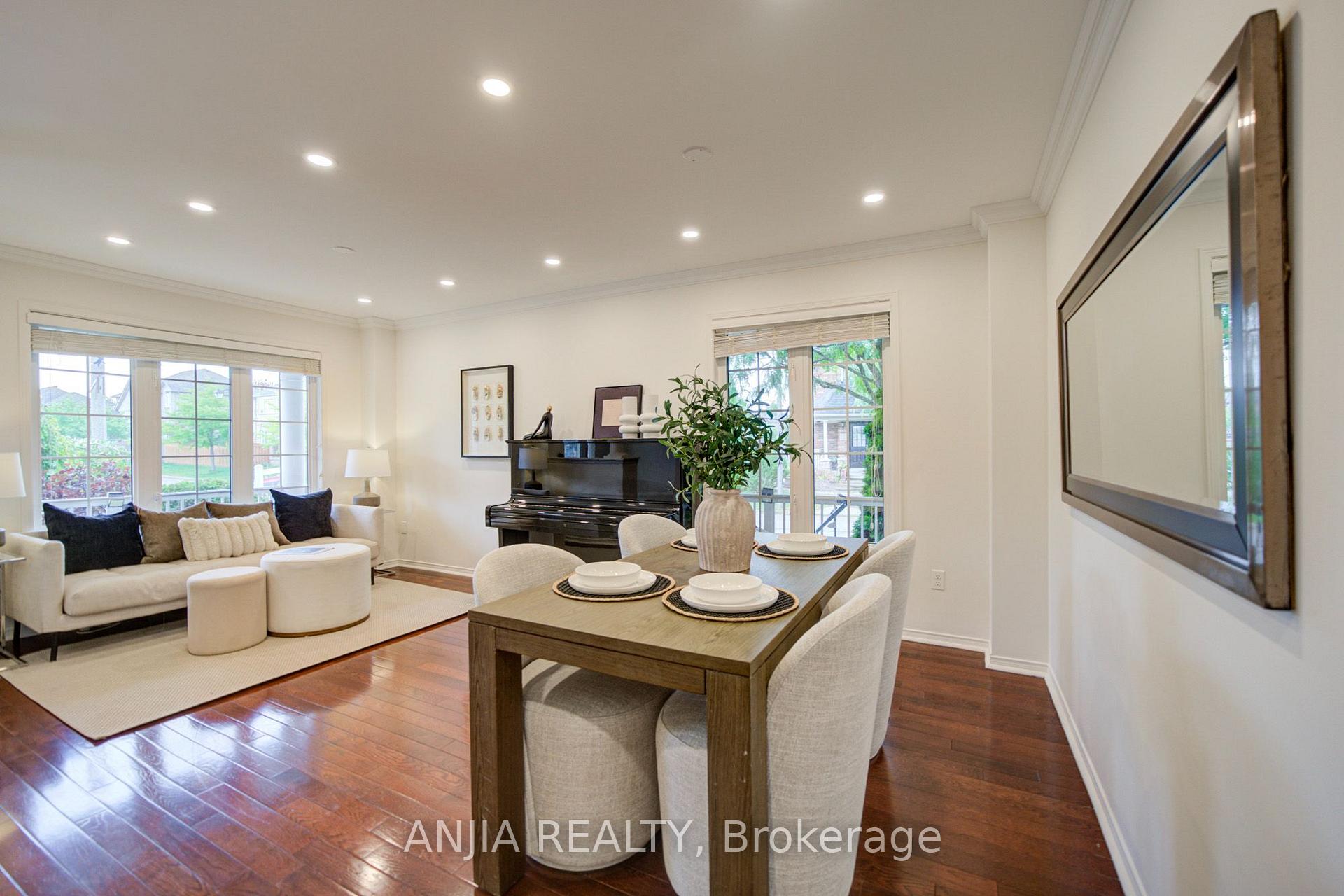 Photo 9 of 1 Aylesbury Gate, Markham, Berczy — HOMEH