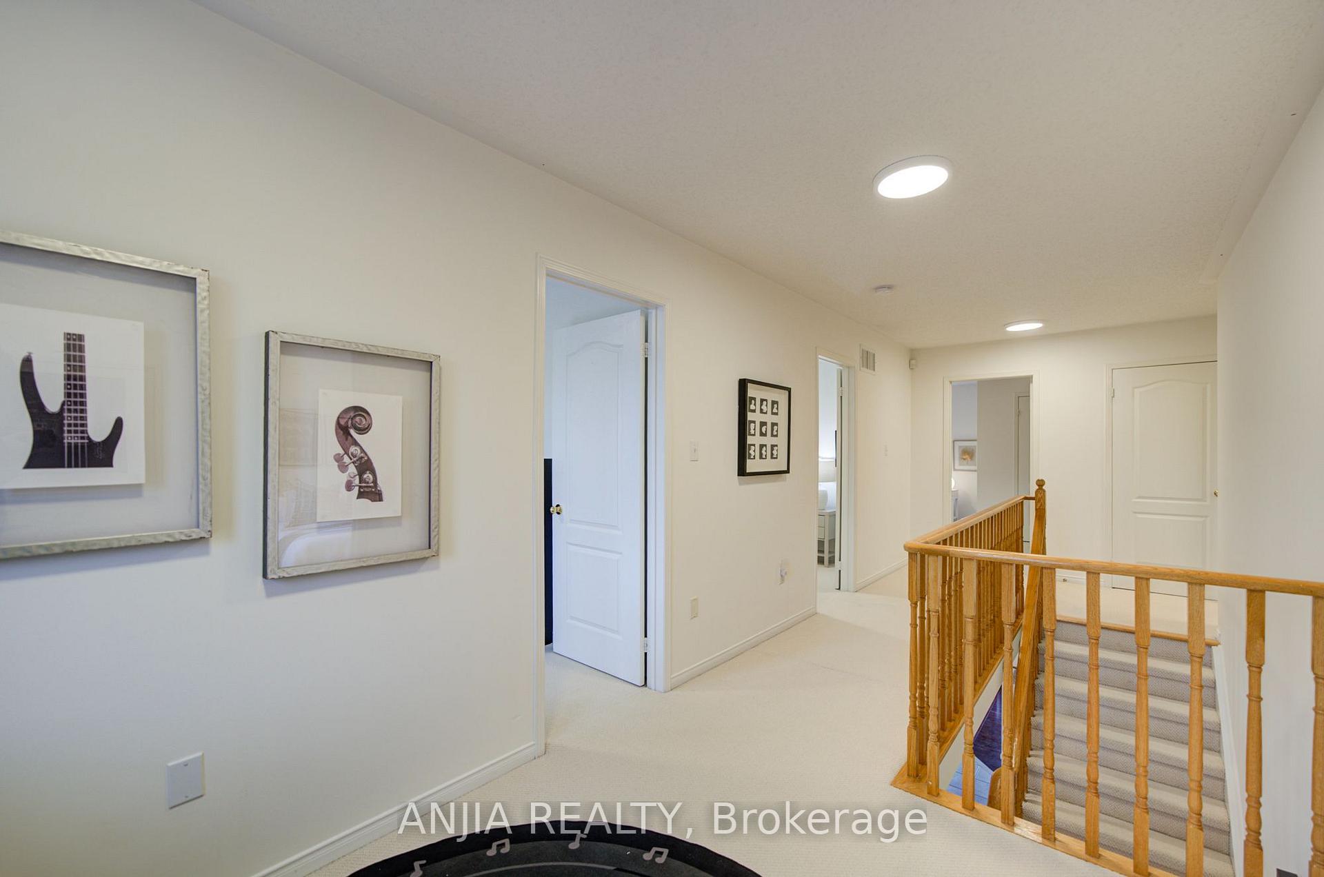 Photo 19 of 1 Aylesbury Gate, Markham, Berczy — HOMEH