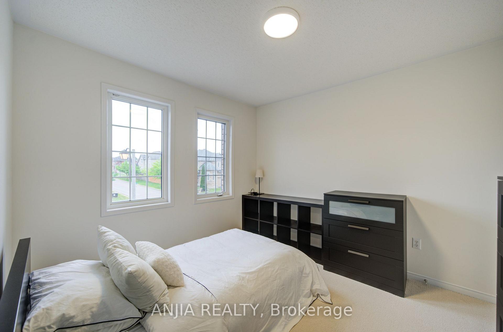 Photo 28 of 1 Aylesbury Gate, Markham, Berczy — HOMEH