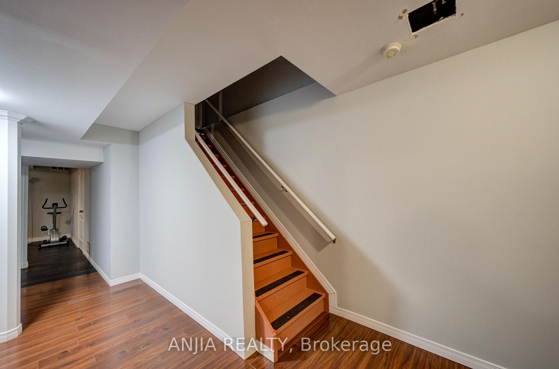 Photo 38 of 1 Aylesbury Gate, Markham, Berczy — HOMEH
