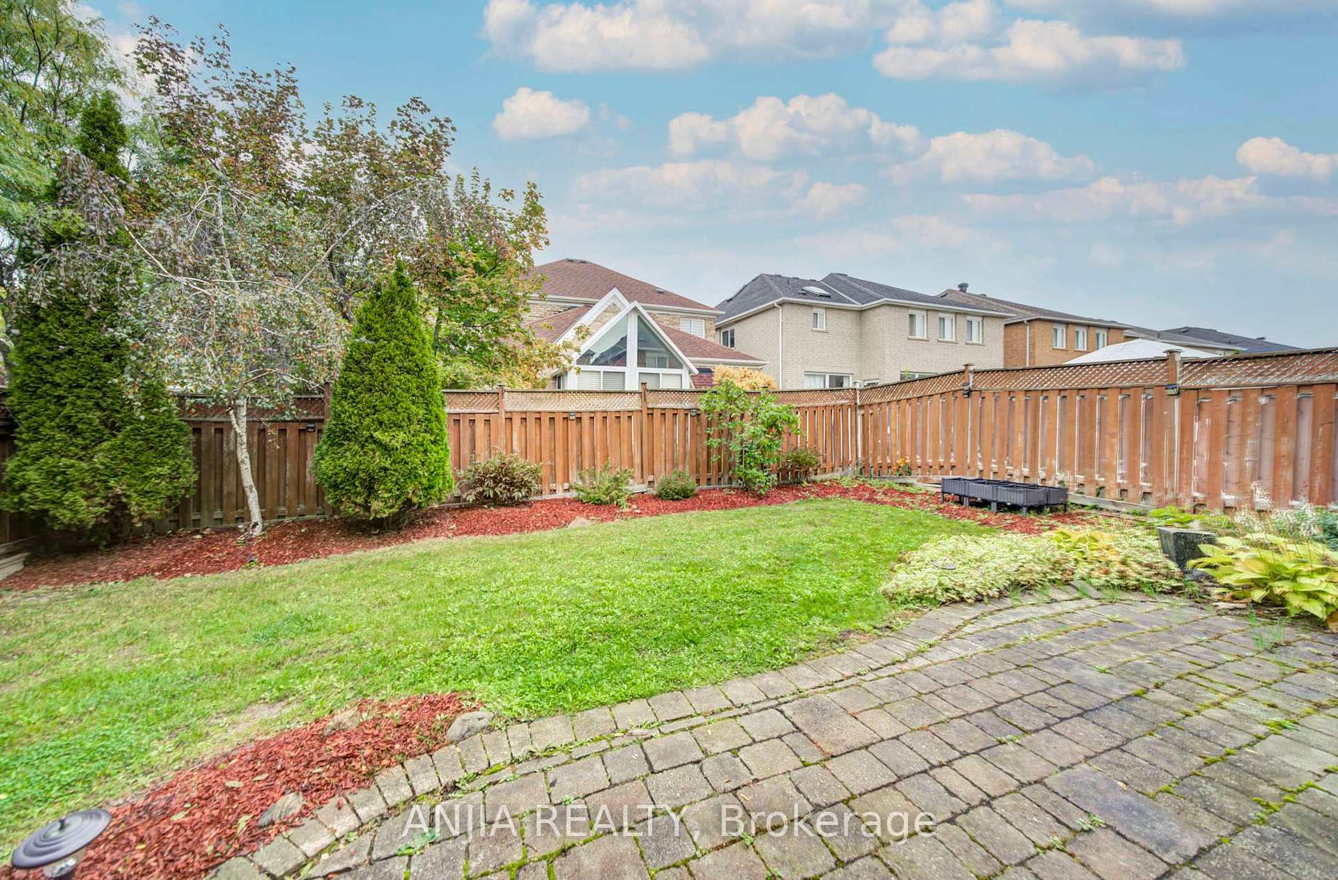 Photo 47 of 1 Aylesbury Gate, Markham, Berczy — HOMEH