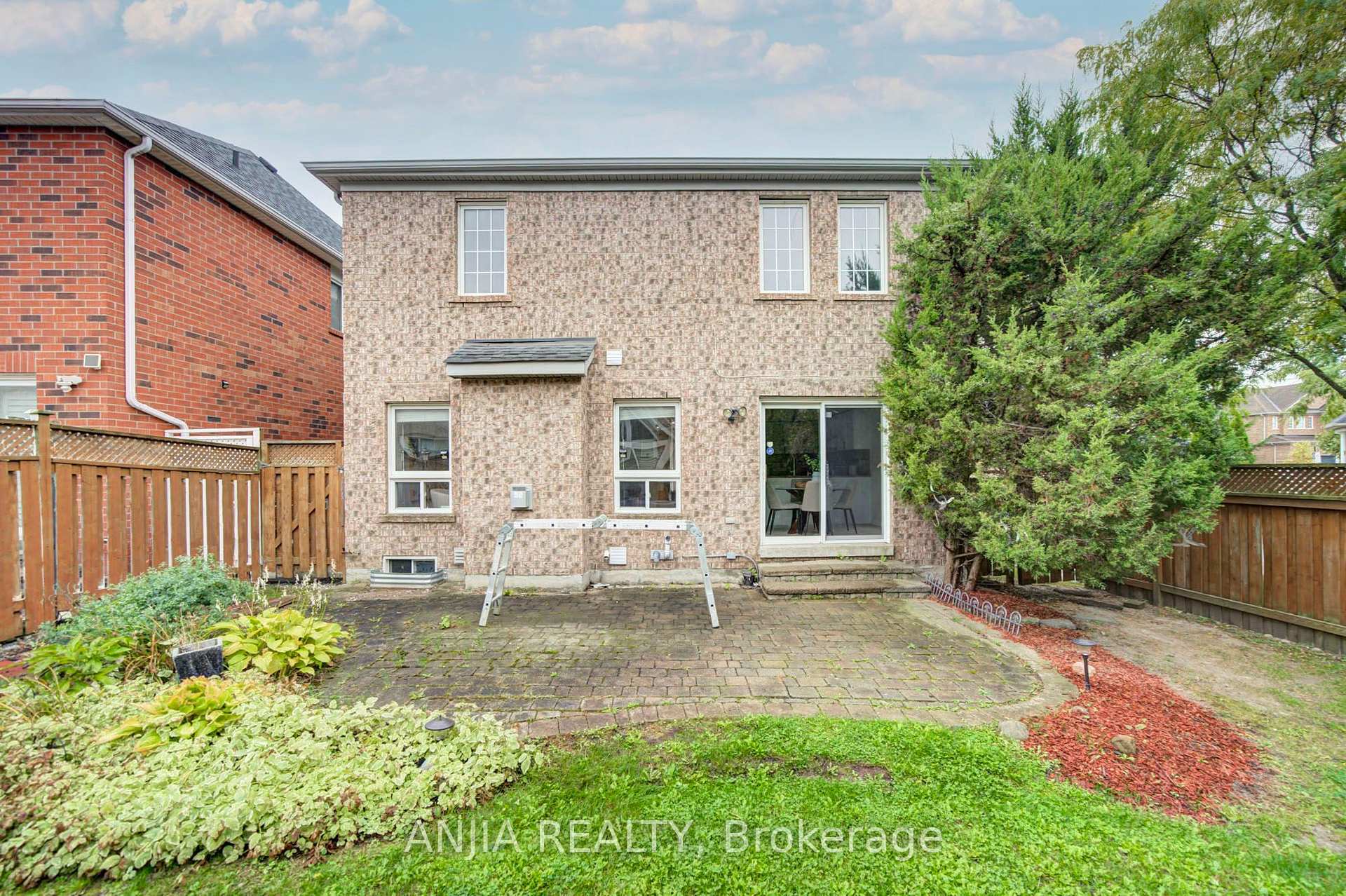 Photo 49 of 1 Aylesbury Gate, Markham, Berczy — HOMEH