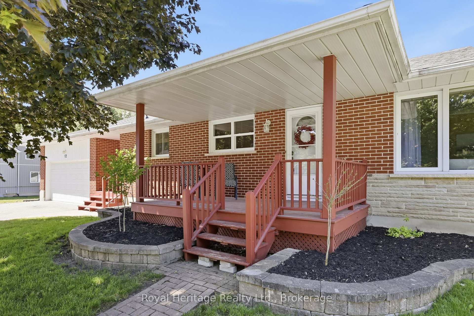 Photo of 12 Simcoe Street