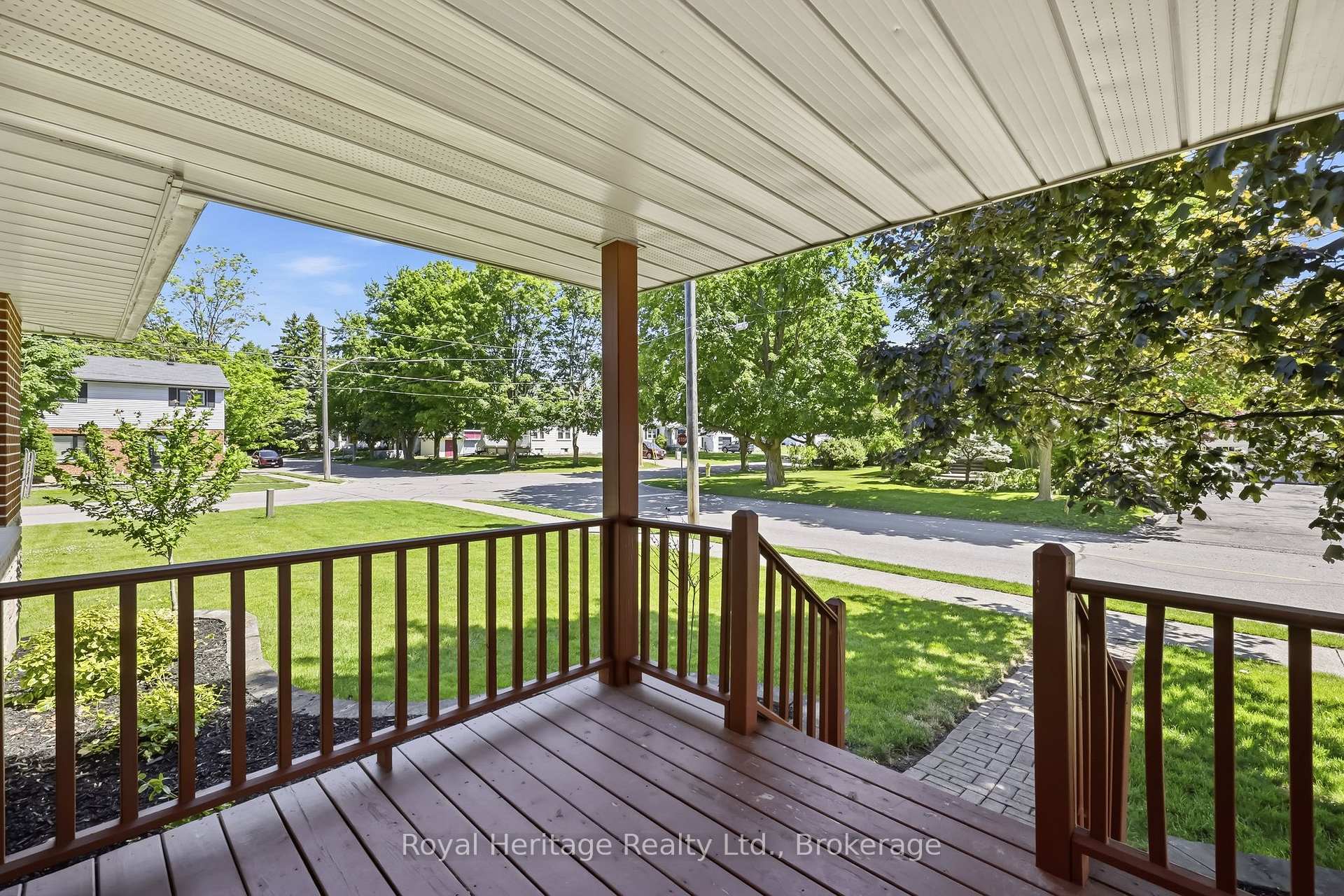 Photo 3 of 12 Simcoe Street, Whitby, Brooklin — HOMEH