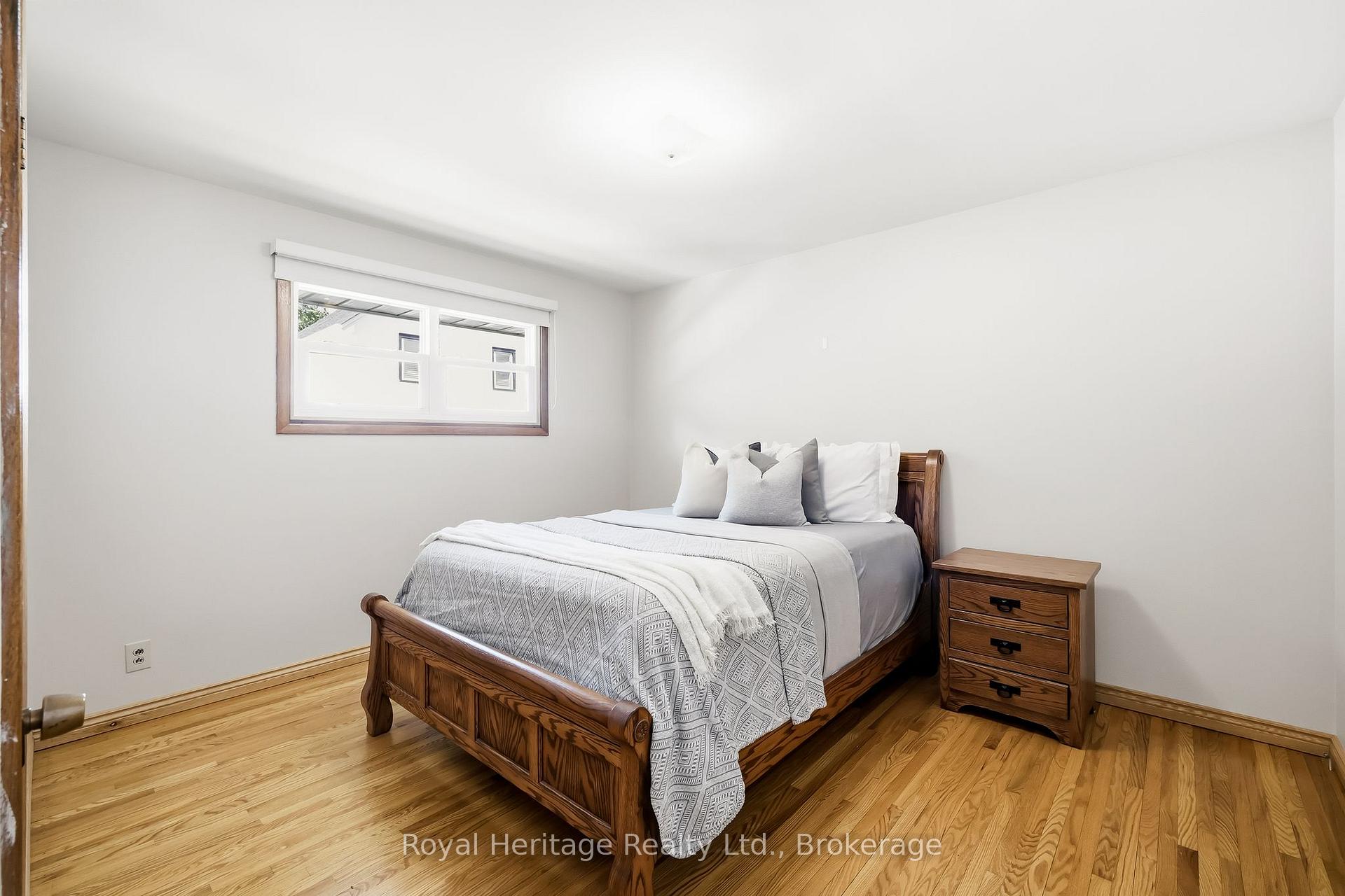 Photo 18 of 12 Simcoe Street, Whitby, Brooklin — HOMEH