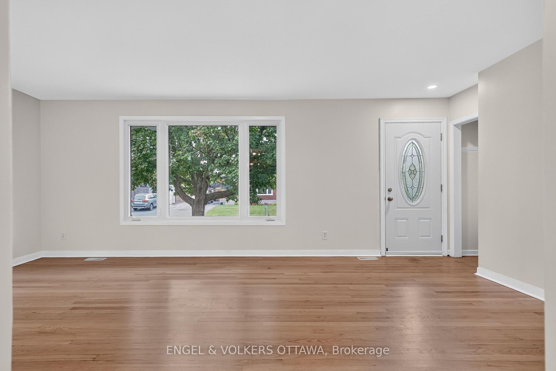 Photo 5 of 1238 St. Paul Avenue, Ottawa, Ellwood — HOMEH