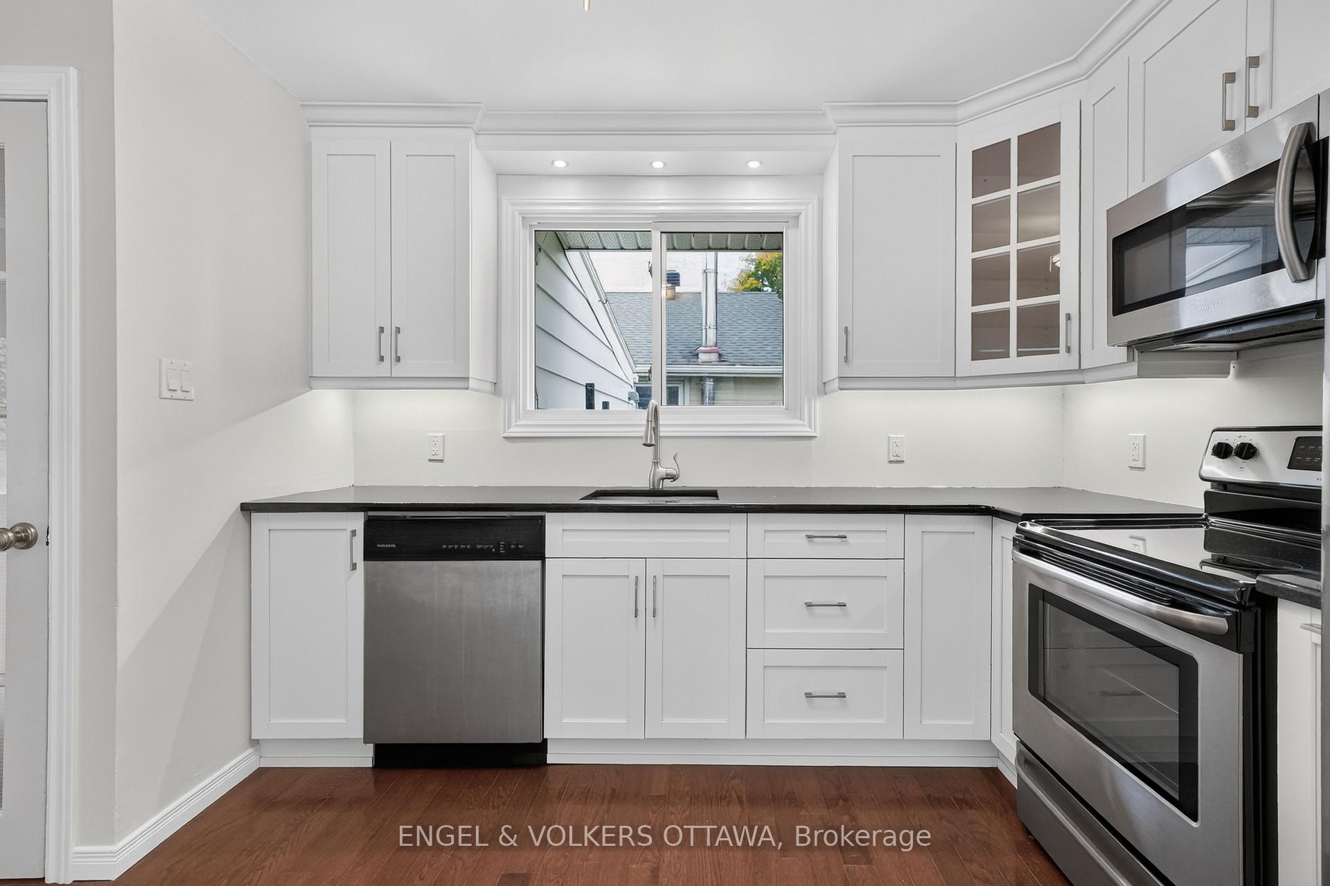 Photo 15 of 1238 St. Paul Avenue, Ottawa, Ellwood — HOMEH