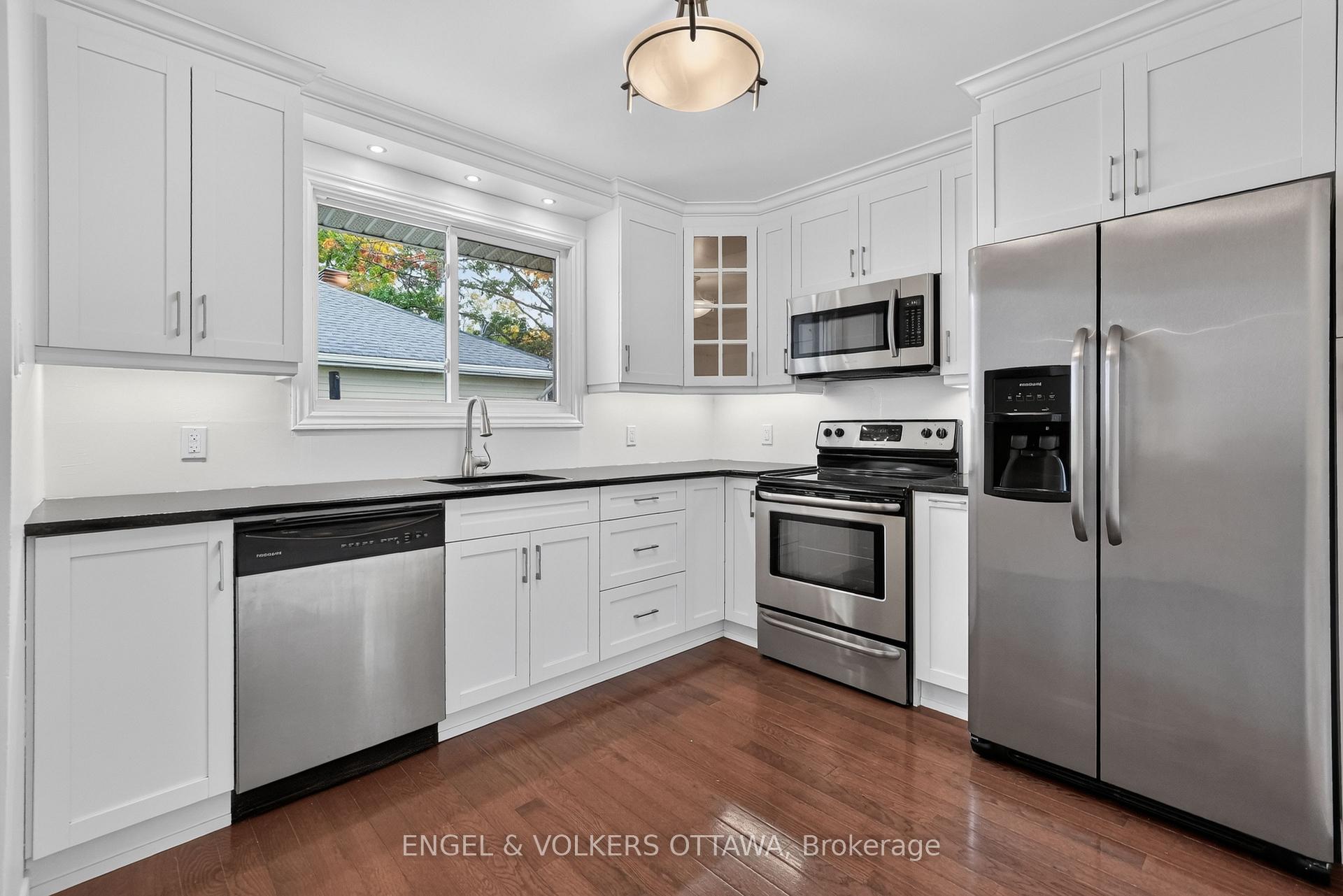 Photo 16 of 1238 St. Paul Avenue, Ottawa, Ellwood — HOMEH