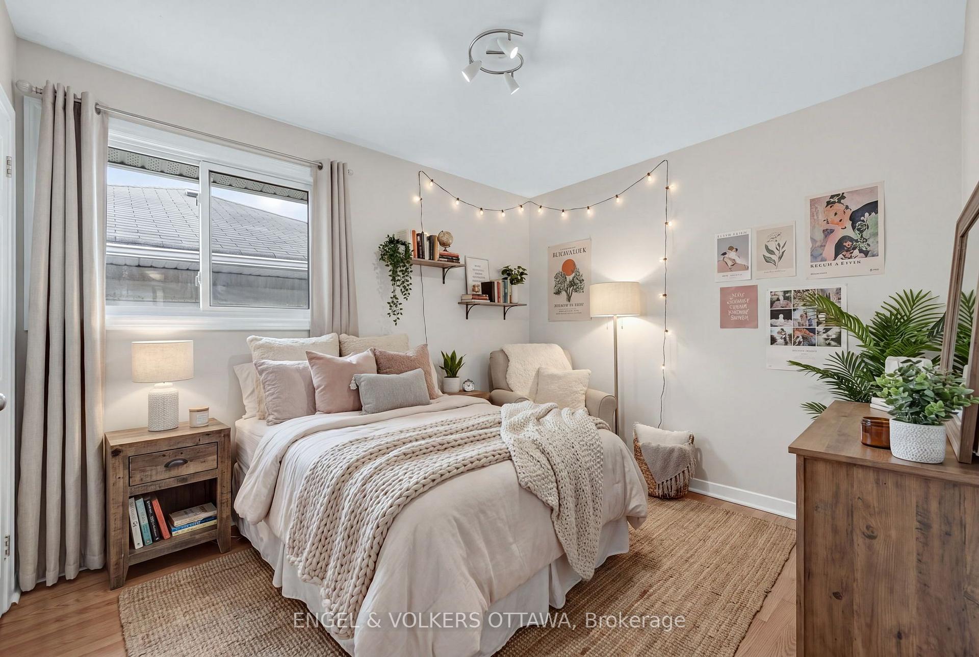 Photo 22 of 1238 St. Paul Avenue, Ottawa, Ellwood — HOMEH