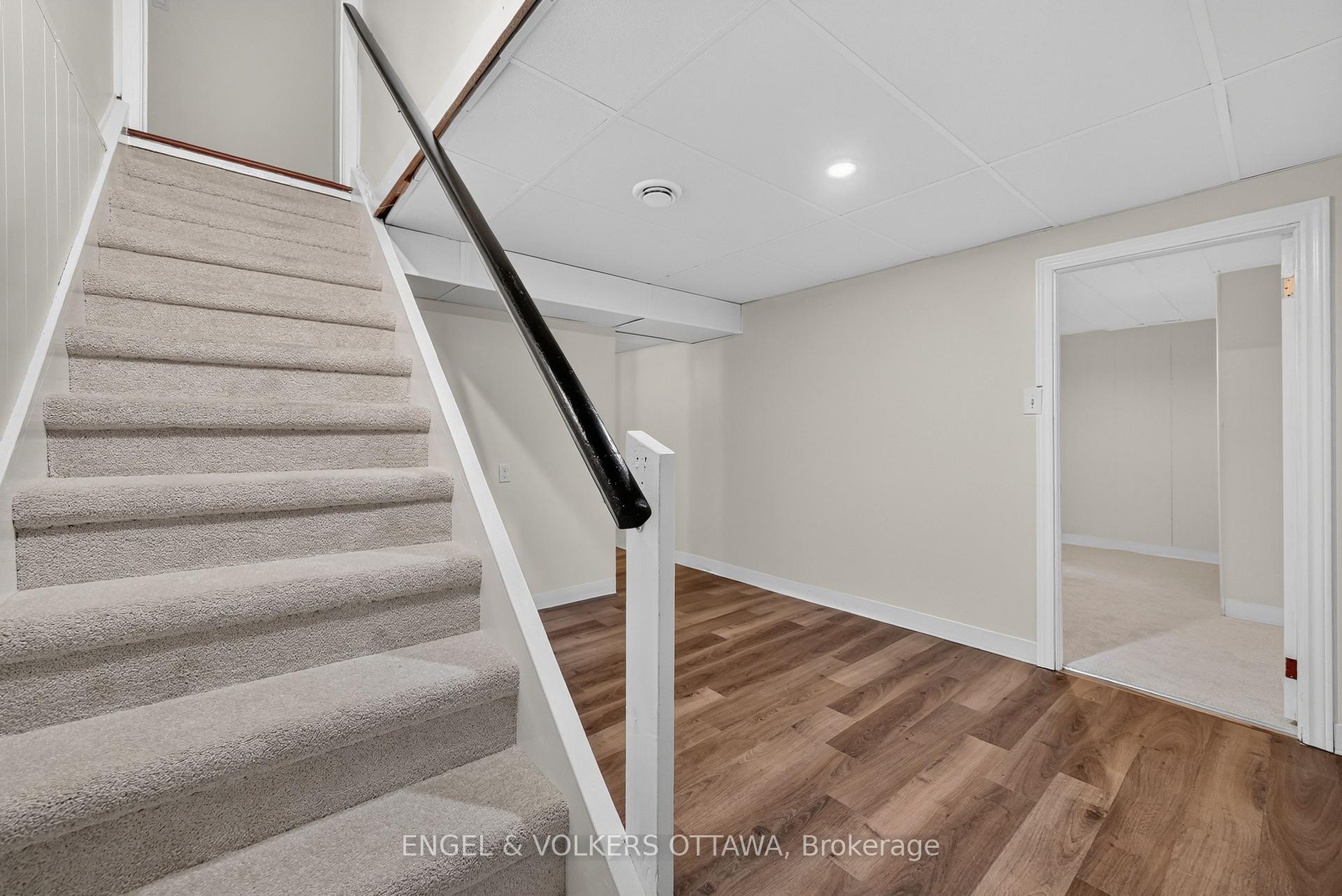 Photo 31 of 1238 St. Paul Avenue, Ottawa, Ellwood — HOMEH