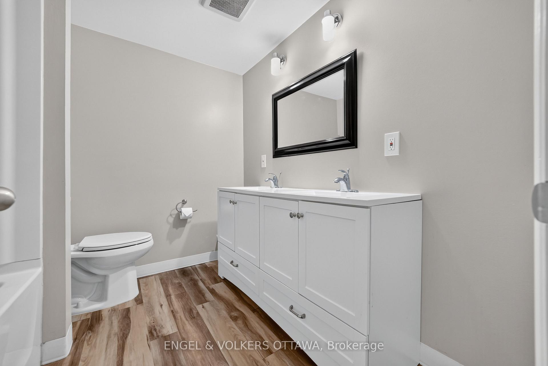 Photo 36 of 1238 St. Paul Avenue, Ottawa, Ellwood — HOMEH