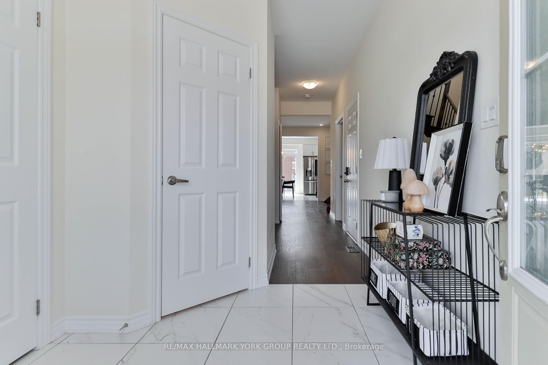Photo 3 of 434 Ritas Avenue, Newmarket, Summerhill Estates — HOMEH