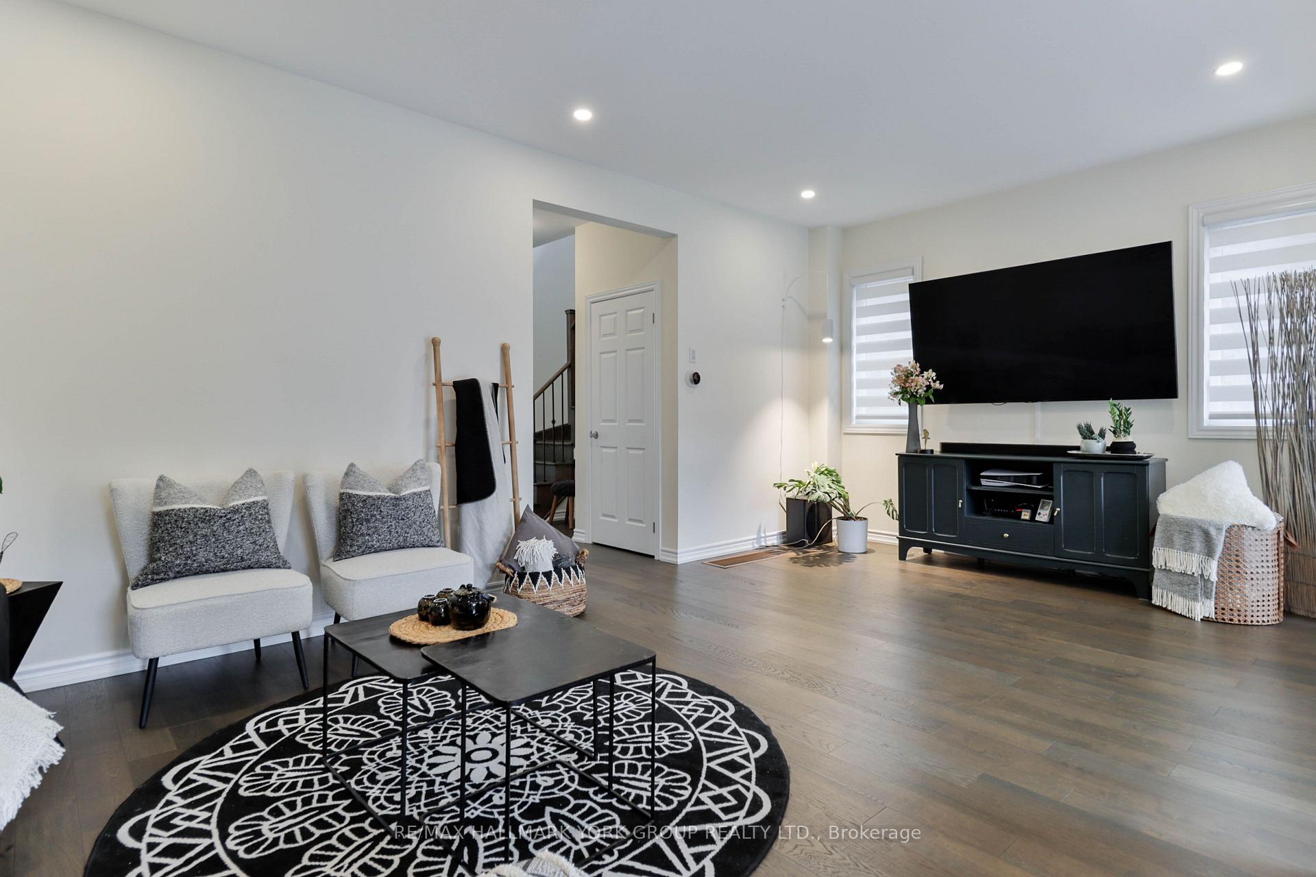 Photo 6 of 434 Ritas Avenue, Newmarket, Summerhill Estates — HOMEH