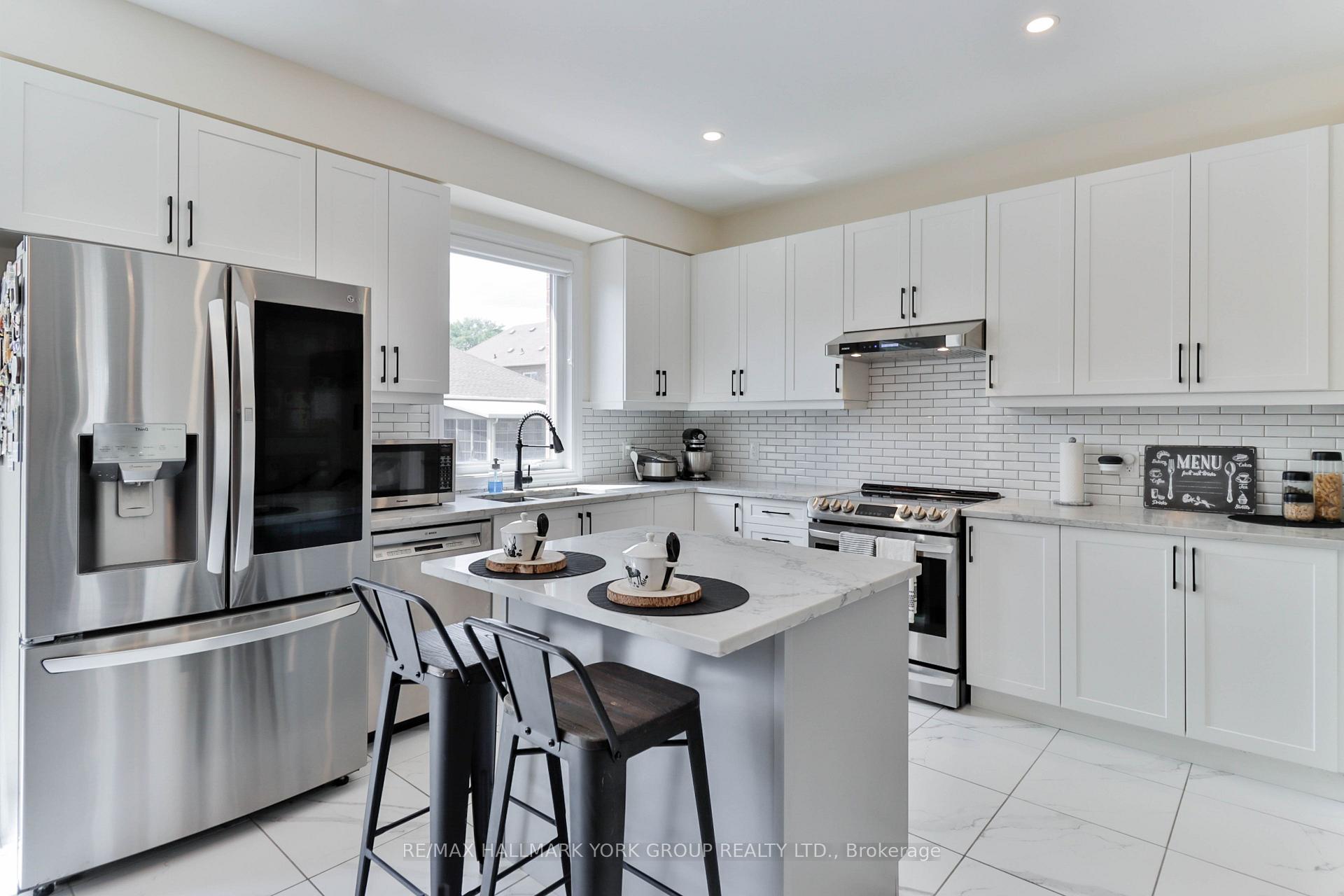 Photo 12 of 434 Ritas Avenue, Newmarket, Summerhill Estates — HOMEH