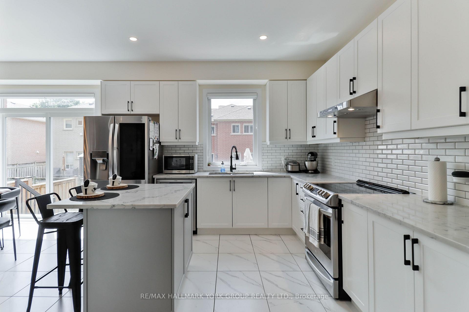 Photo 13 of 434 Ritas Avenue, Newmarket, Summerhill Estates — HOMEH
