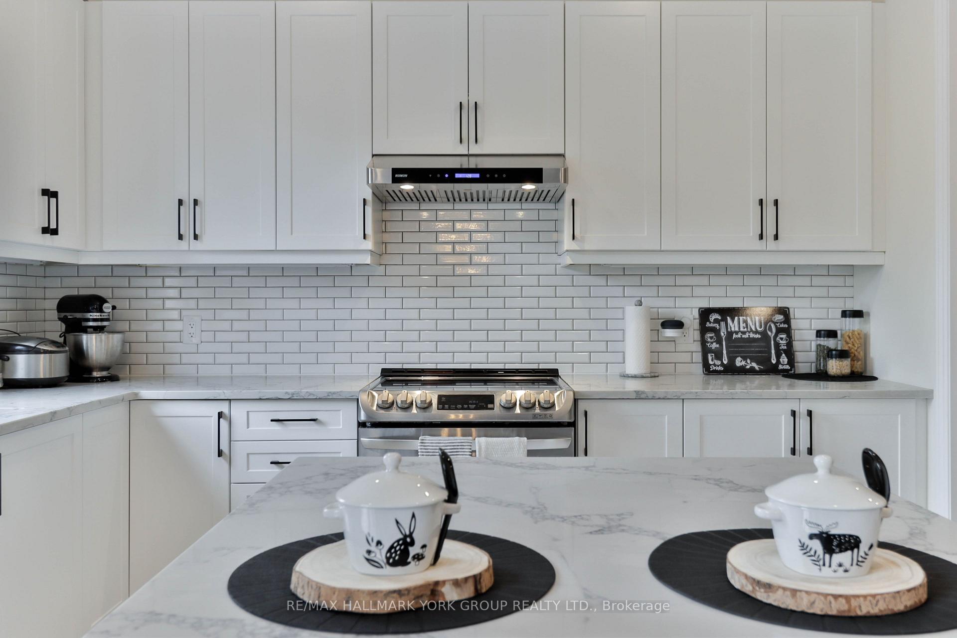 Photo 14 of 434 Ritas Avenue, Newmarket, Summerhill Estates — HOMEH
