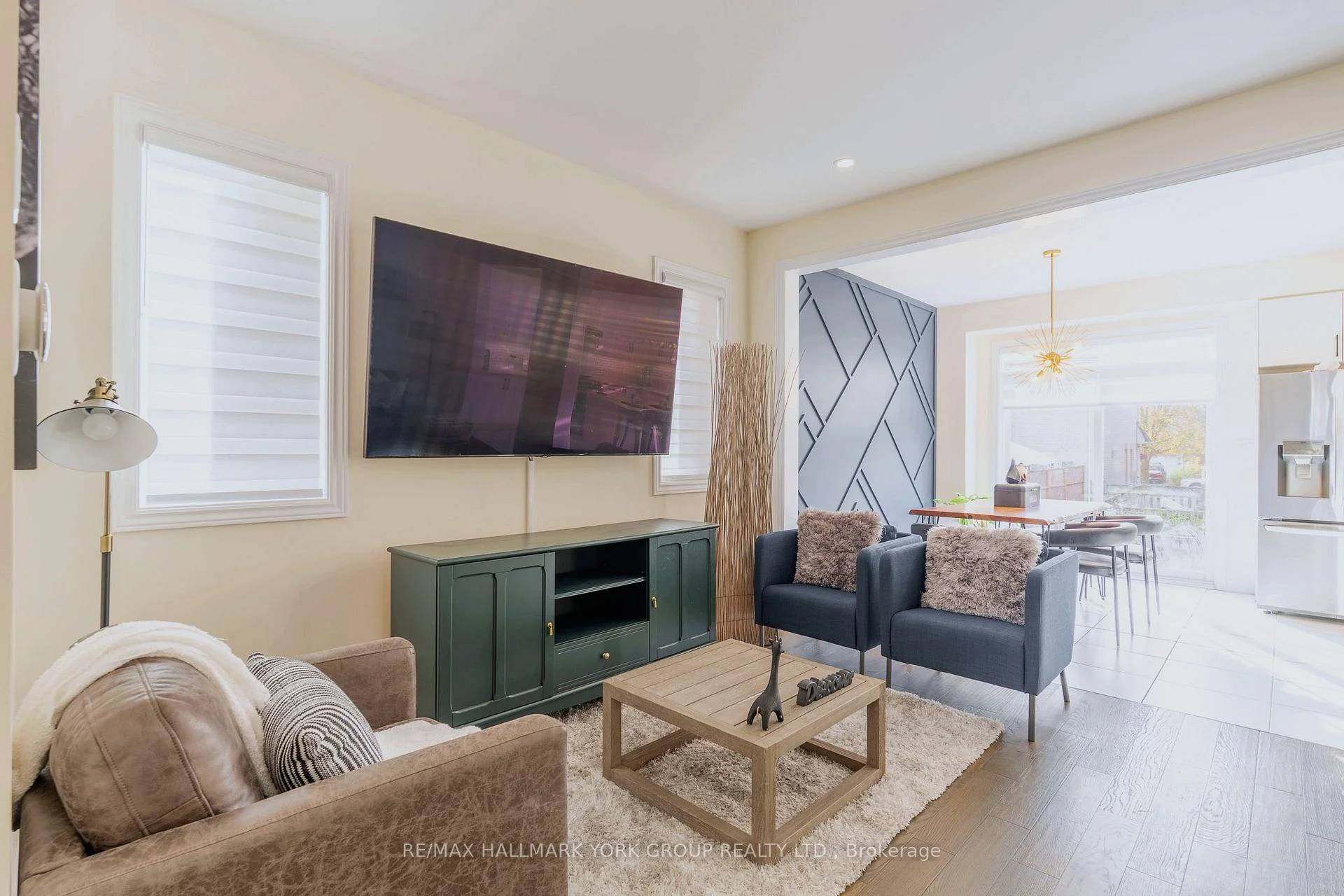 Photo 8 of 434 Ritas Avenue, Newmarket, Summerhill Estates — HOMEH