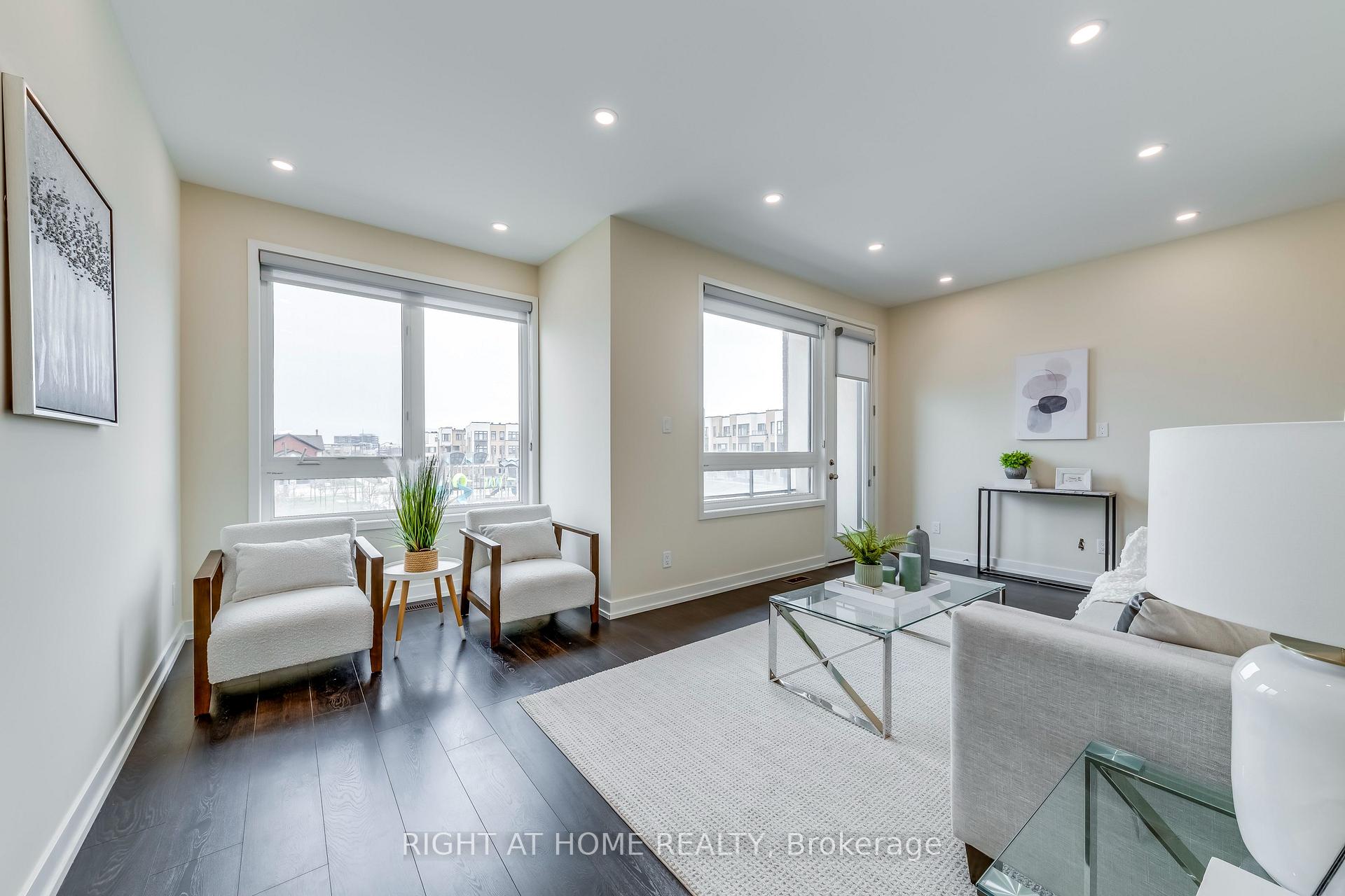 Photo 7 of 272 Squire Crescent, Oakville, Glenorchy — HOMEH