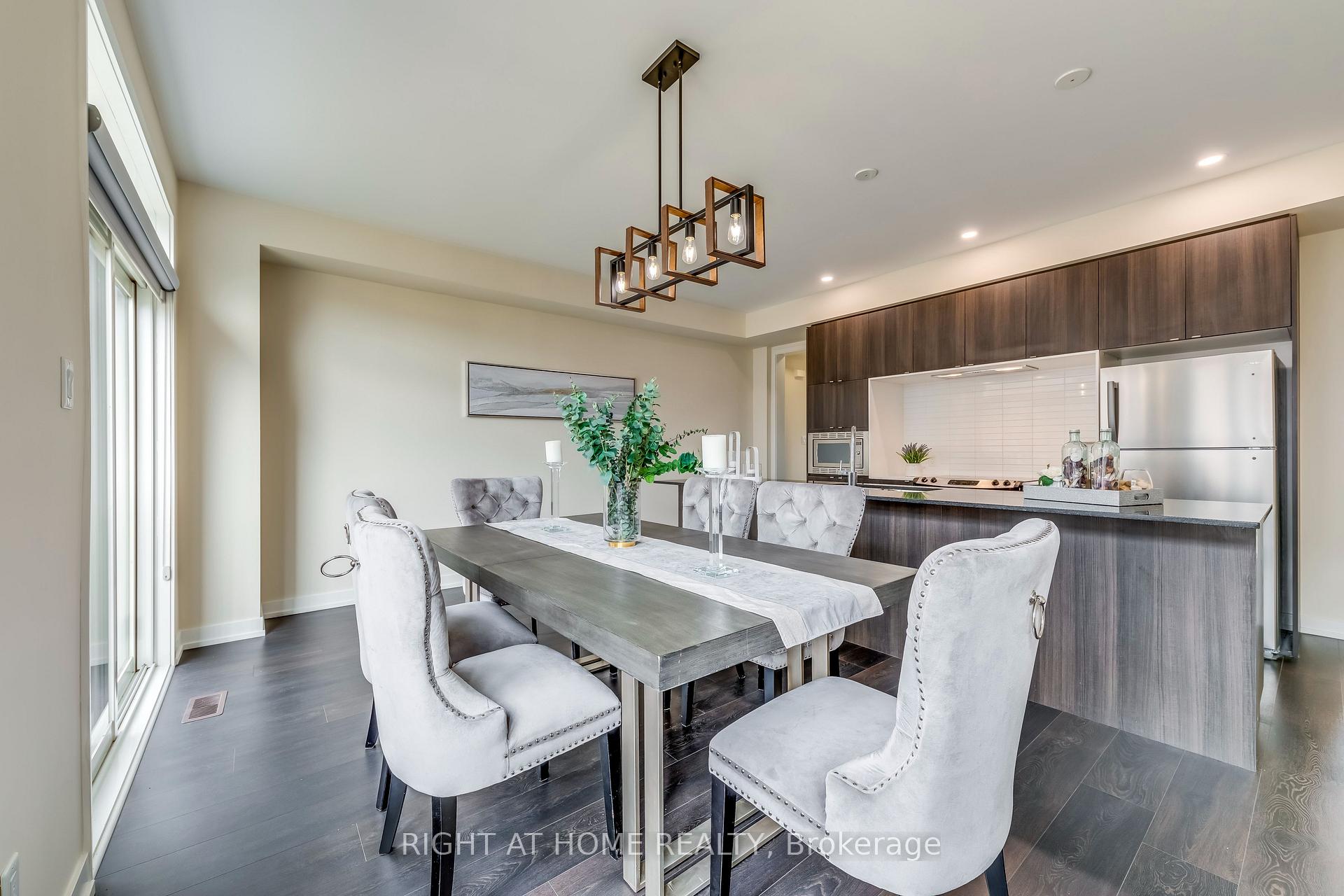 Photo 13 of 272 Squire Crescent, Oakville, Glenorchy — HOMEH