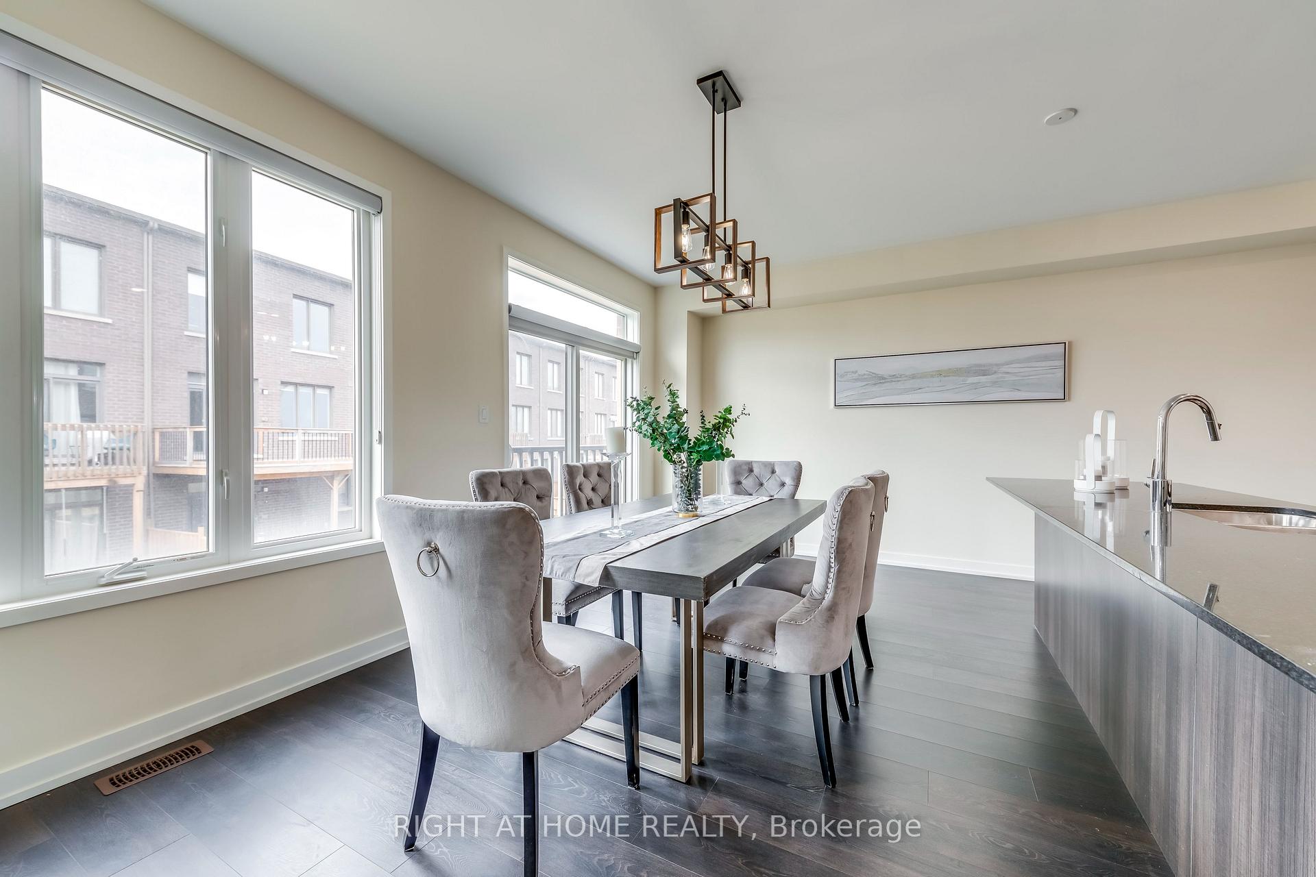 Photo 14 of 272 Squire Crescent, Oakville, Glenorchy — HOMEH