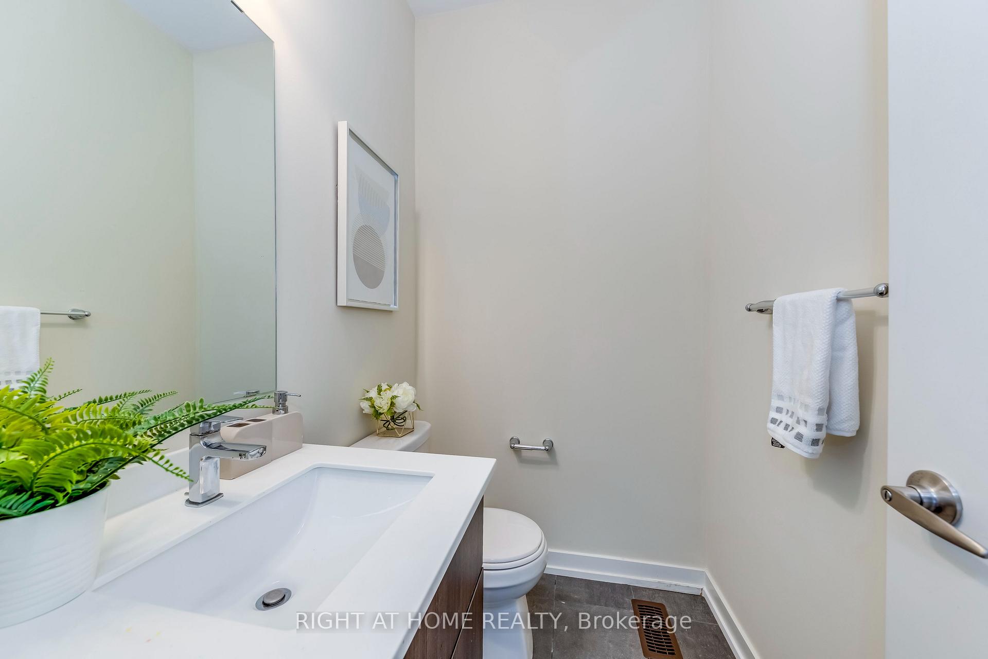 Photo 17 of 272 Squire Crescent, Oakville, Glenorchy — HOMEH