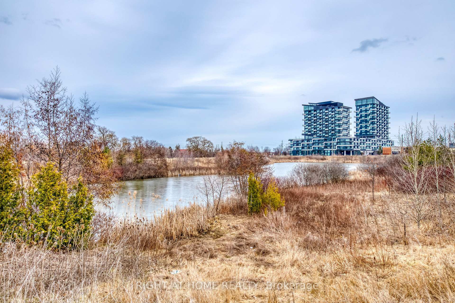 Photo 27 of 272 Squire Crescent, Oakville, Glenorchy — HOMEH
