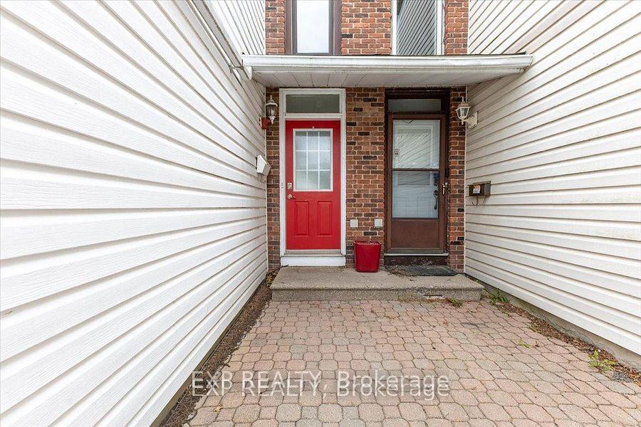 Photo 4 of 15 Jansen Road, Ottawa, Sheahan Estates/Trend Village — HOMEH