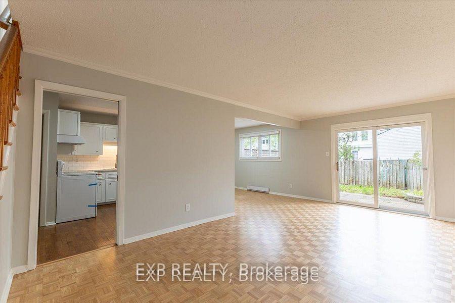 Photo 5 of 15 Jansen Road, Ottawa, Sheahan Estates/Trend Village — HOMEH
