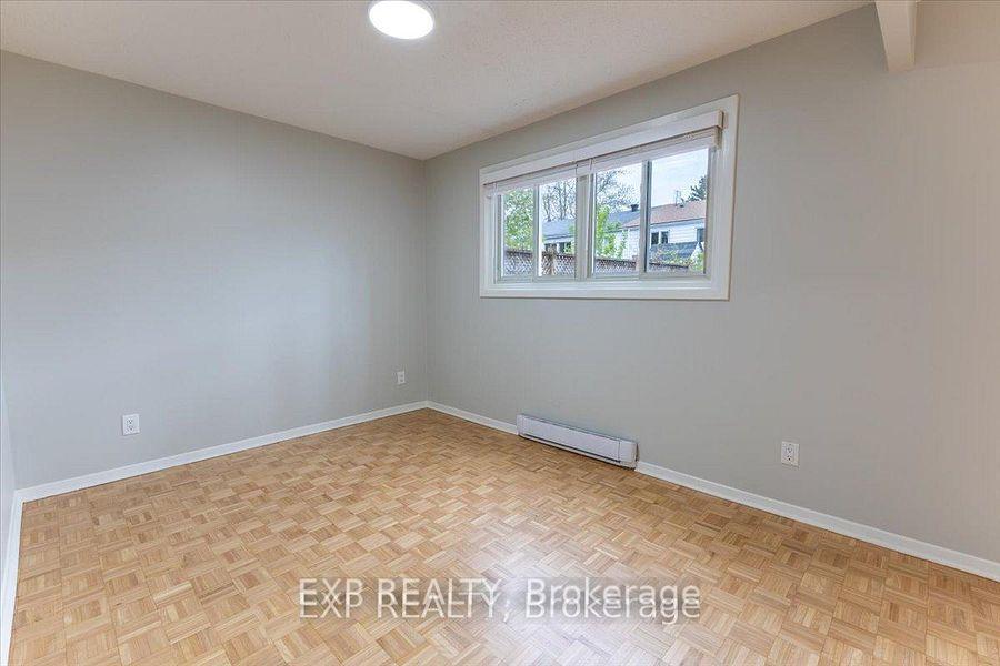 Photo 11 of 15 Jansen Road, Ottawa, Sheahan Estates/Trend Village — HOMEH