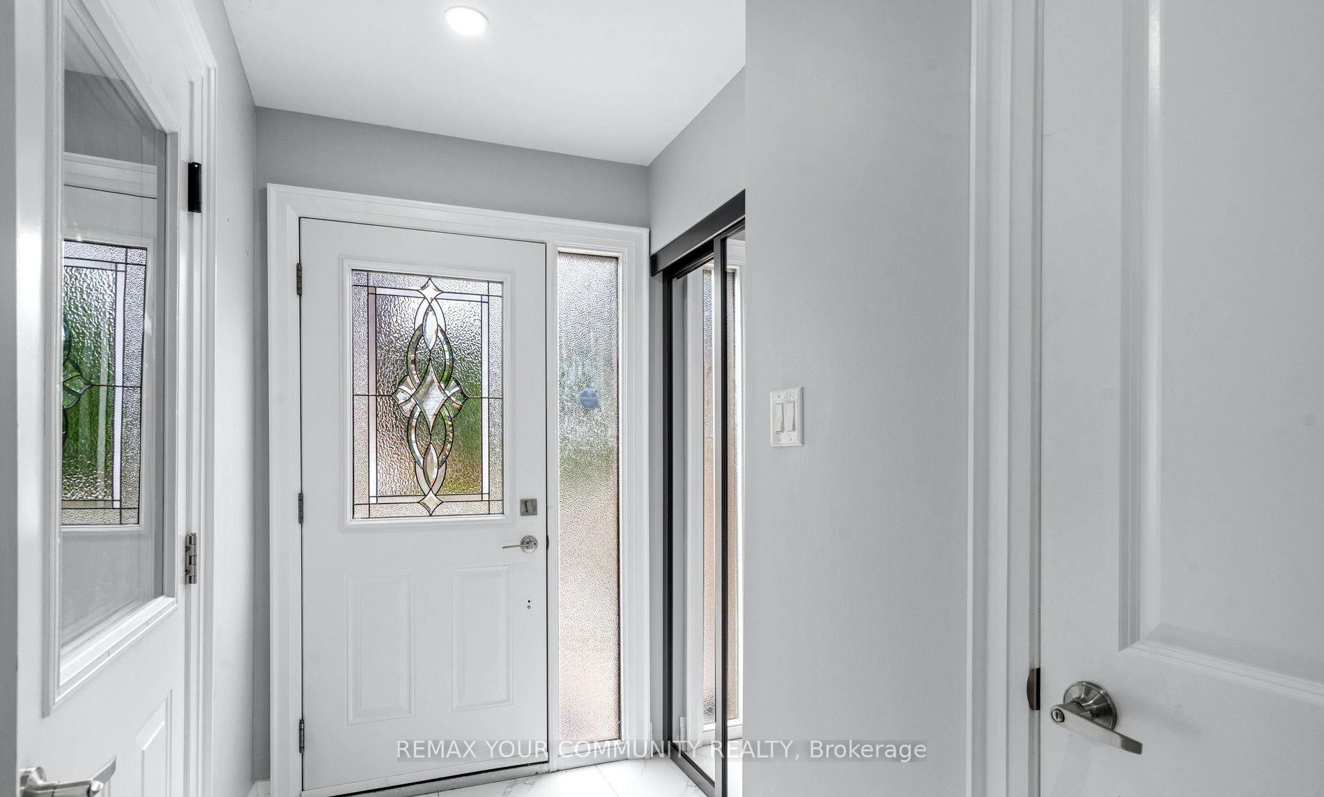 Photo 2 of 700 Stonepath Circle, Pickering, Amberlea — HOMEH