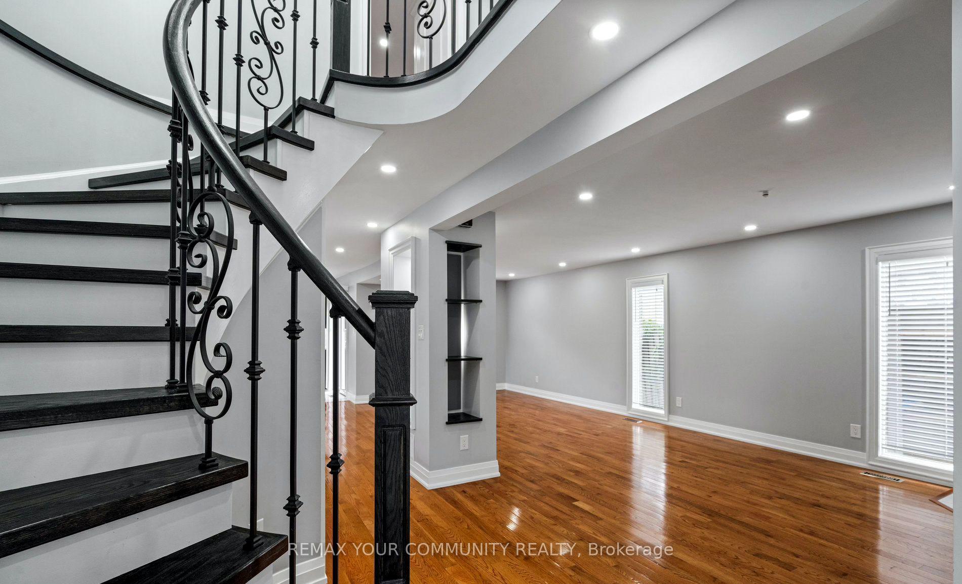 Photo 5 of 700 Stonepath Circle, Pickering, Amberlea — HOMEH