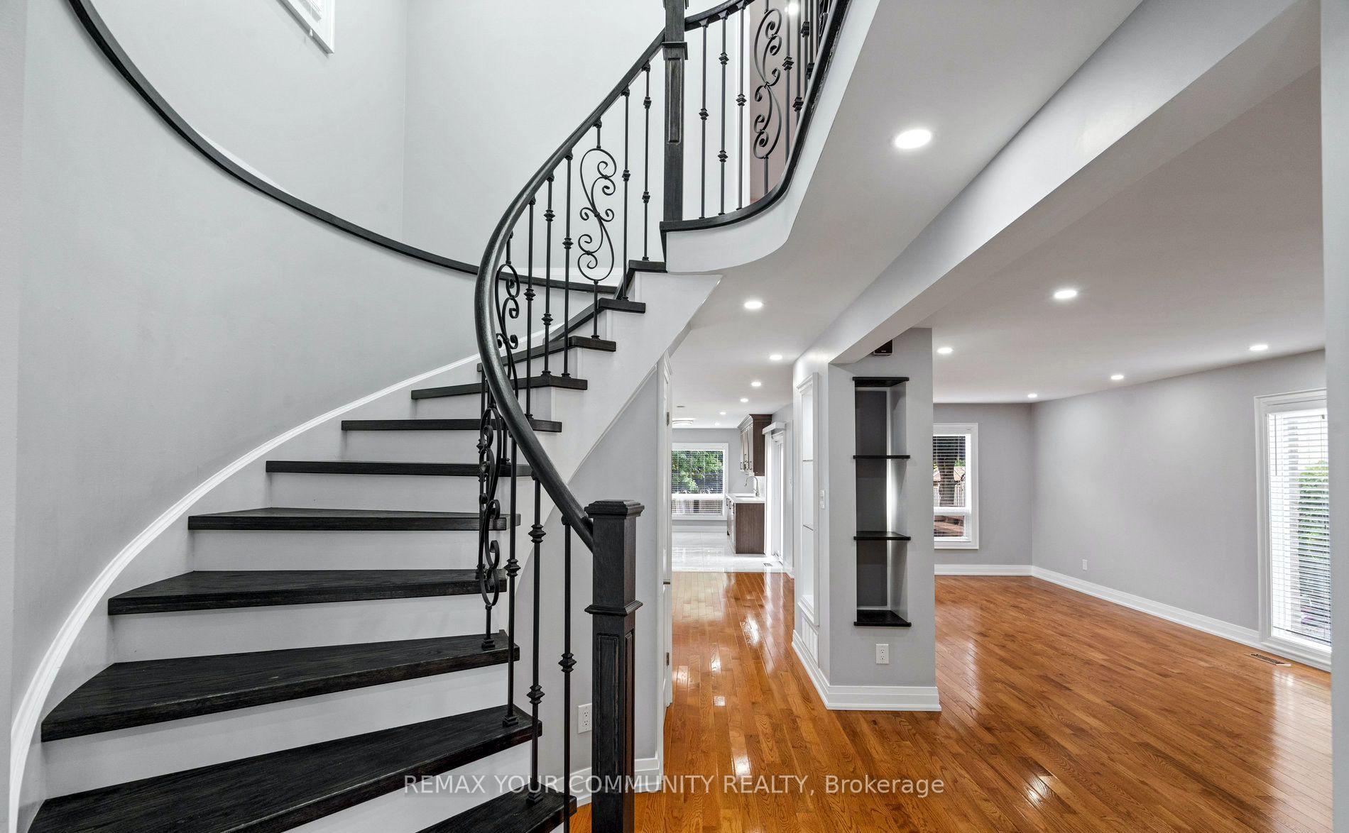 Photo 14 of 700 Stonepath Circle, Pickering, Amberlea — HOMEH