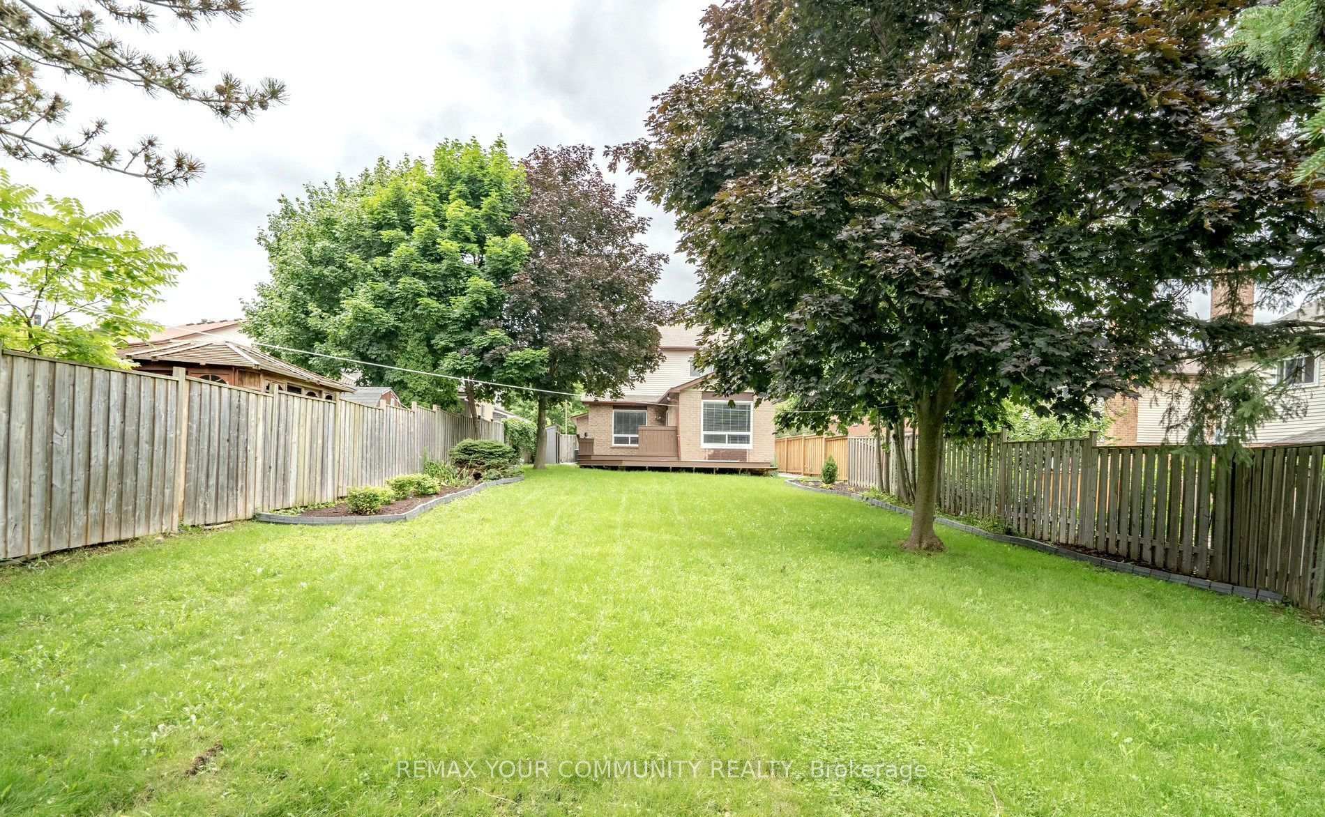 Photo 39 of 700 Stonepath Circle, Pickering, Amberlea — HOMEH
