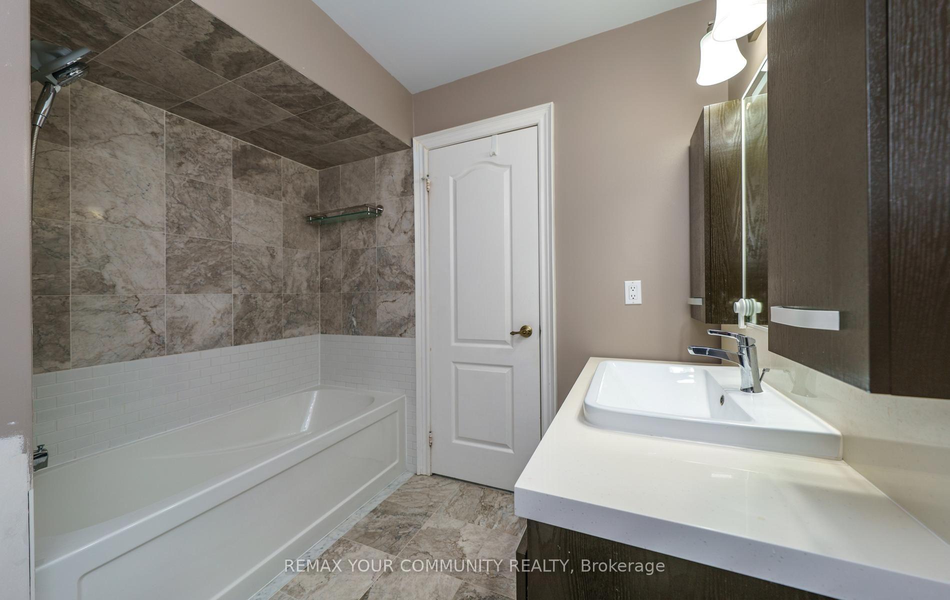 Photo 60 of 11 Hans Drive, Markham, Cachet — HOMEH