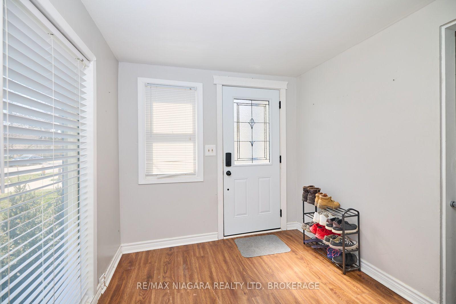 Photo 5 of 44 Churchill Street, St. Catharines, Western Hill — HOMEH