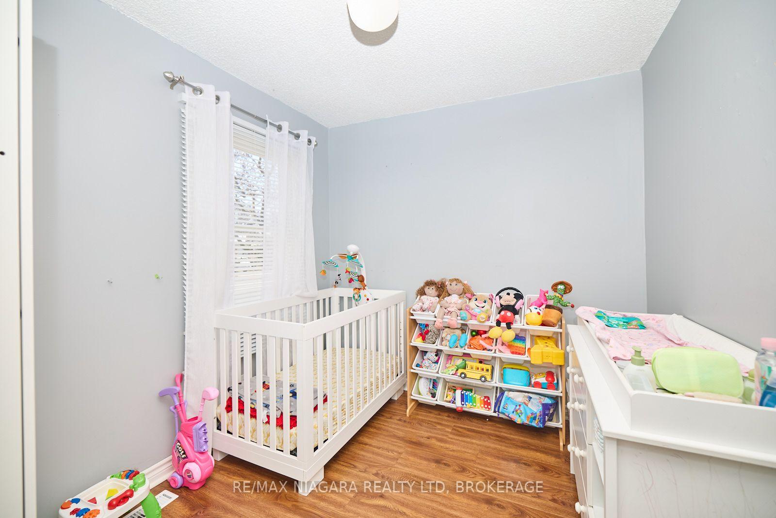 Photo 6 of 44 Churchill Street, St. Catharines, Western Hill — HOMEH