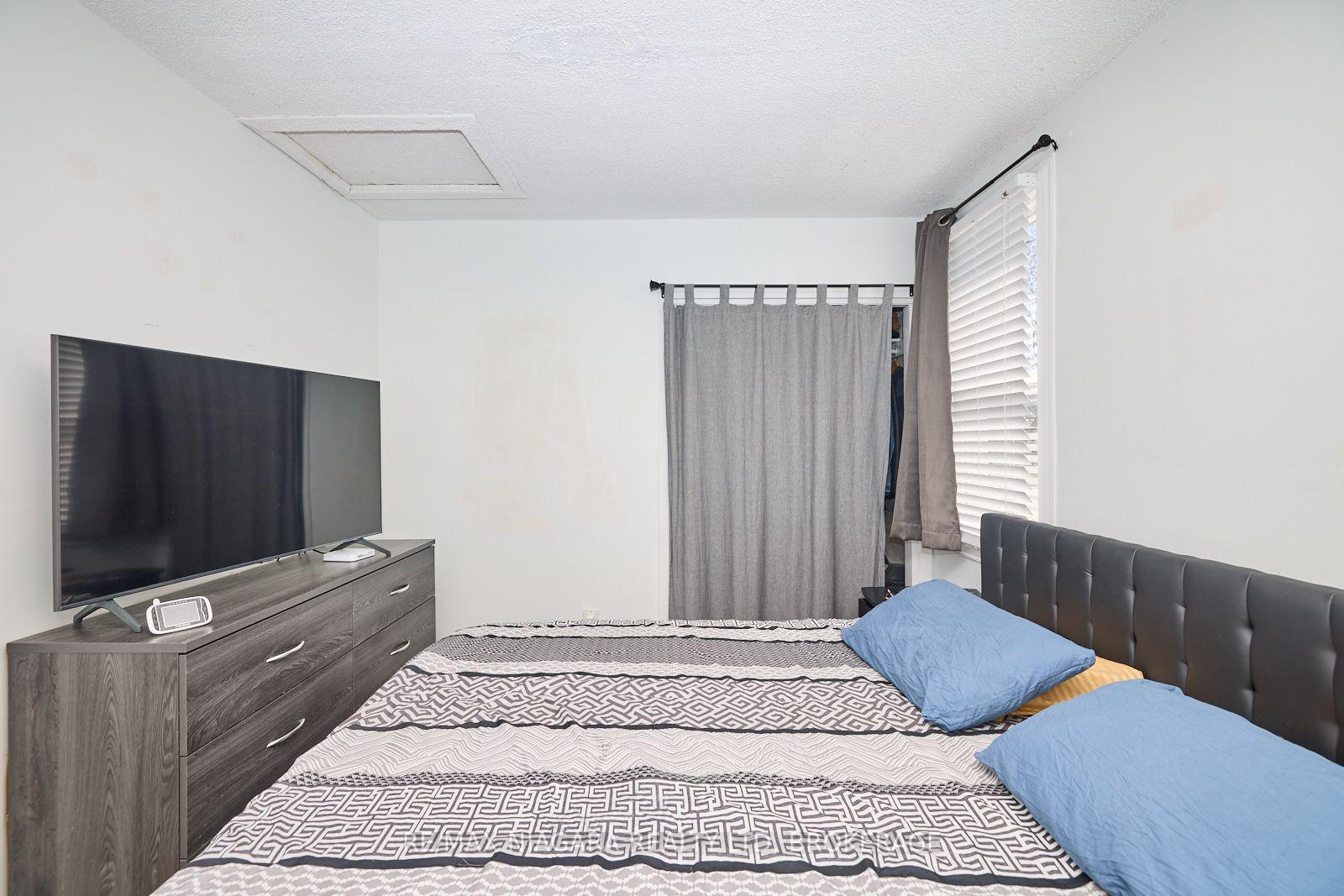Photo 10 of 44 Churchill Street, St. Catharines, Western Hill — HOMEH